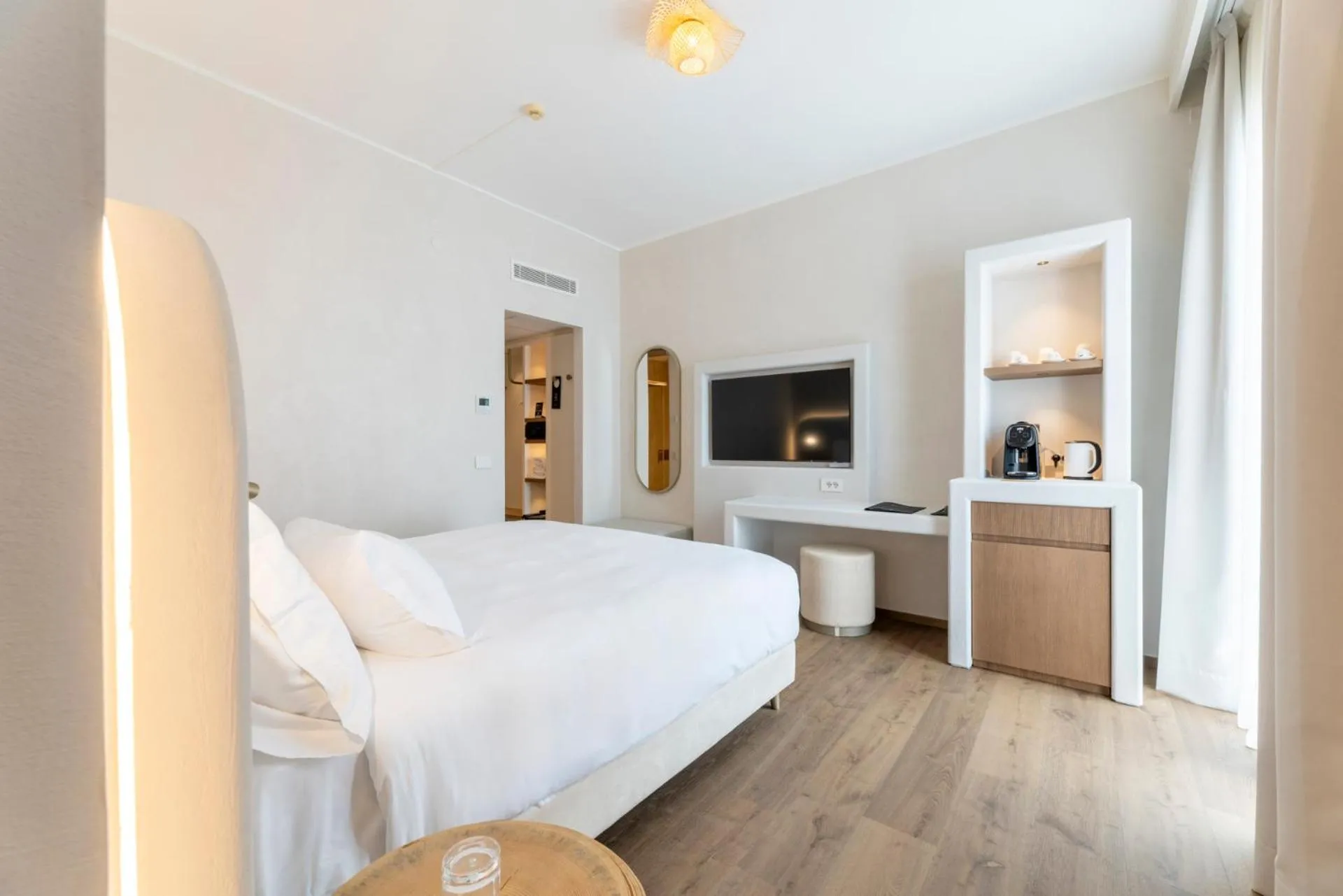 Photo of the whole room, Bed in Hi Hotels Sirmione - Lakeview Pool