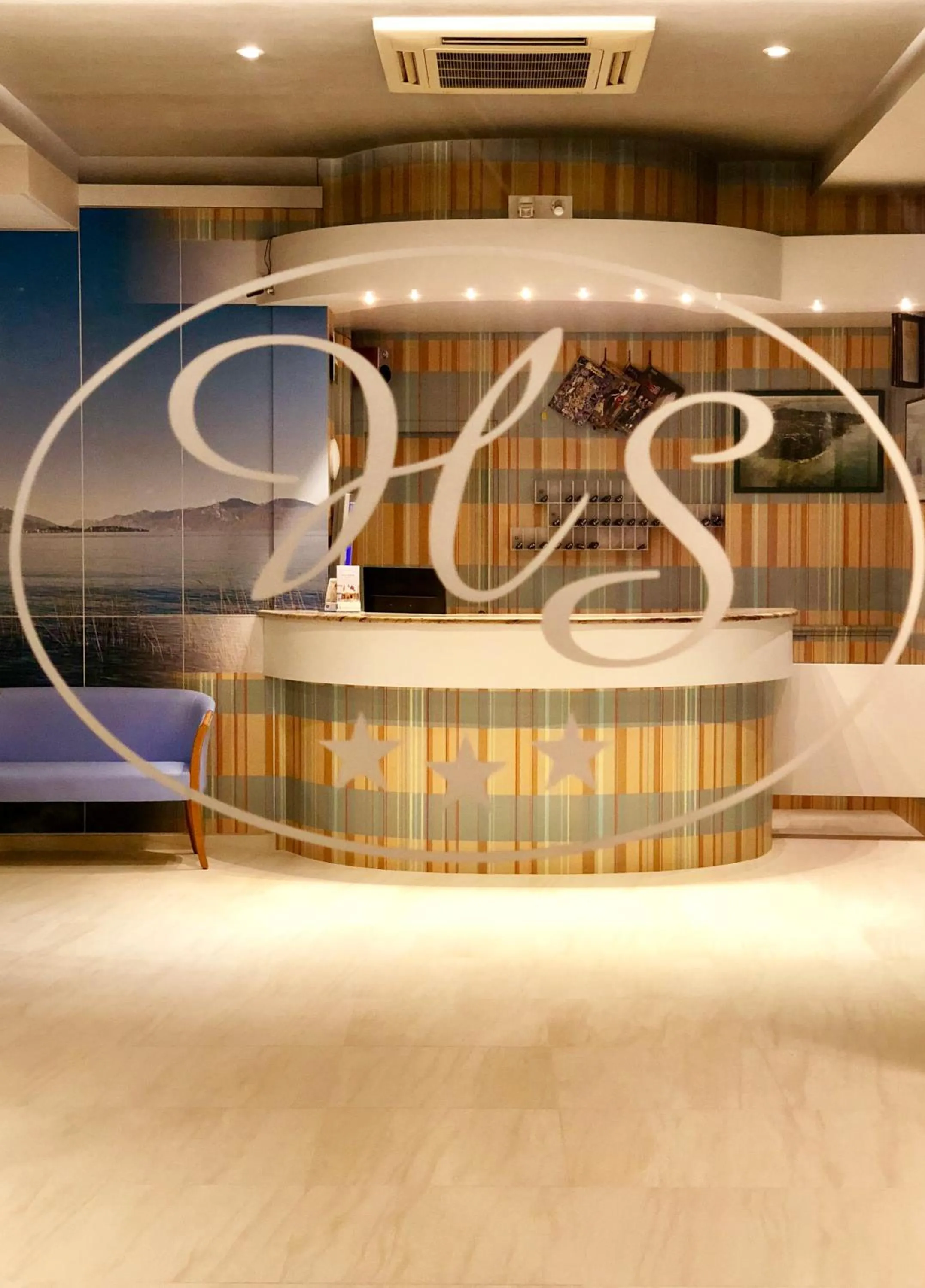 Facade/entrance in Hotel Suisse