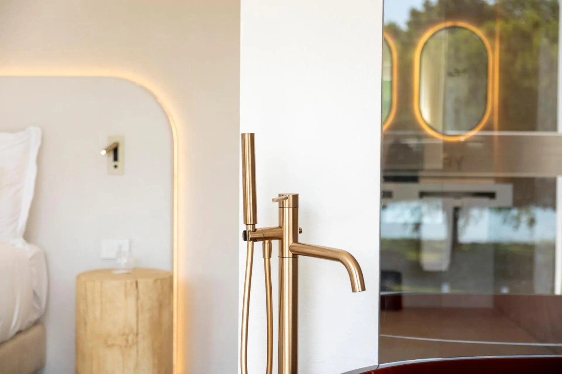 Bathroom in Hi Hotels Sirmione - Lakeview Pool