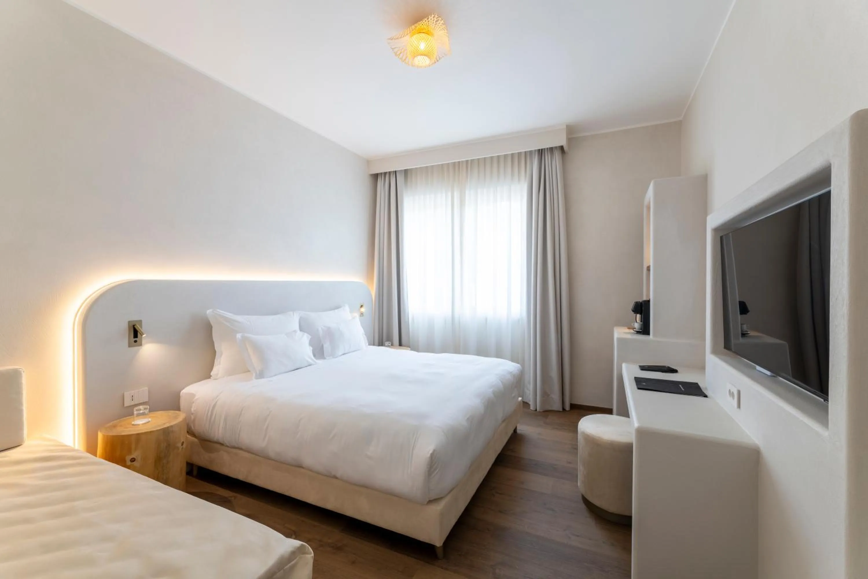 Bedroom, Bed in Hi Hotels Sirmione - Lakeview Pool