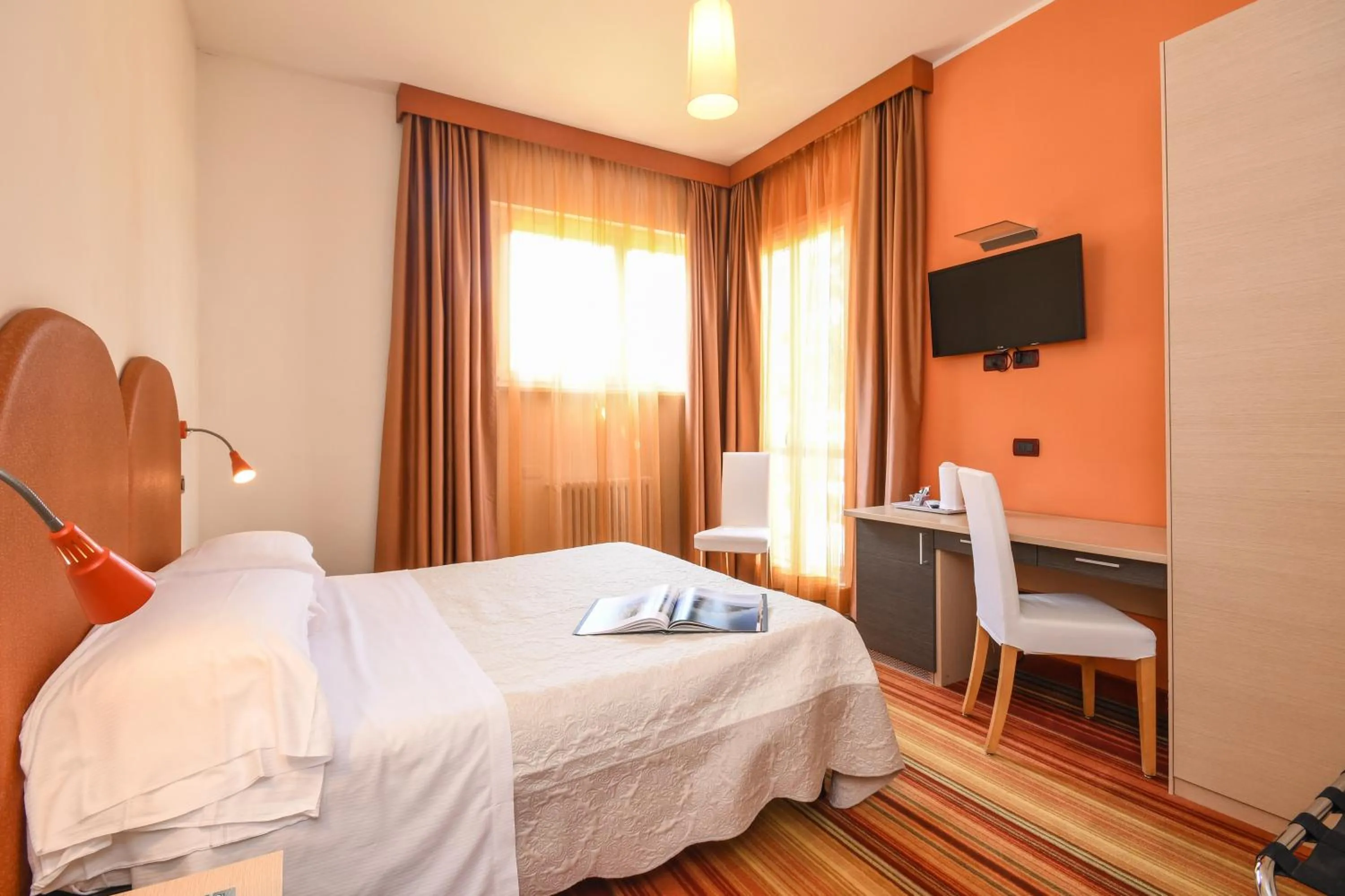 TV and multimedia in Hotel Suisse