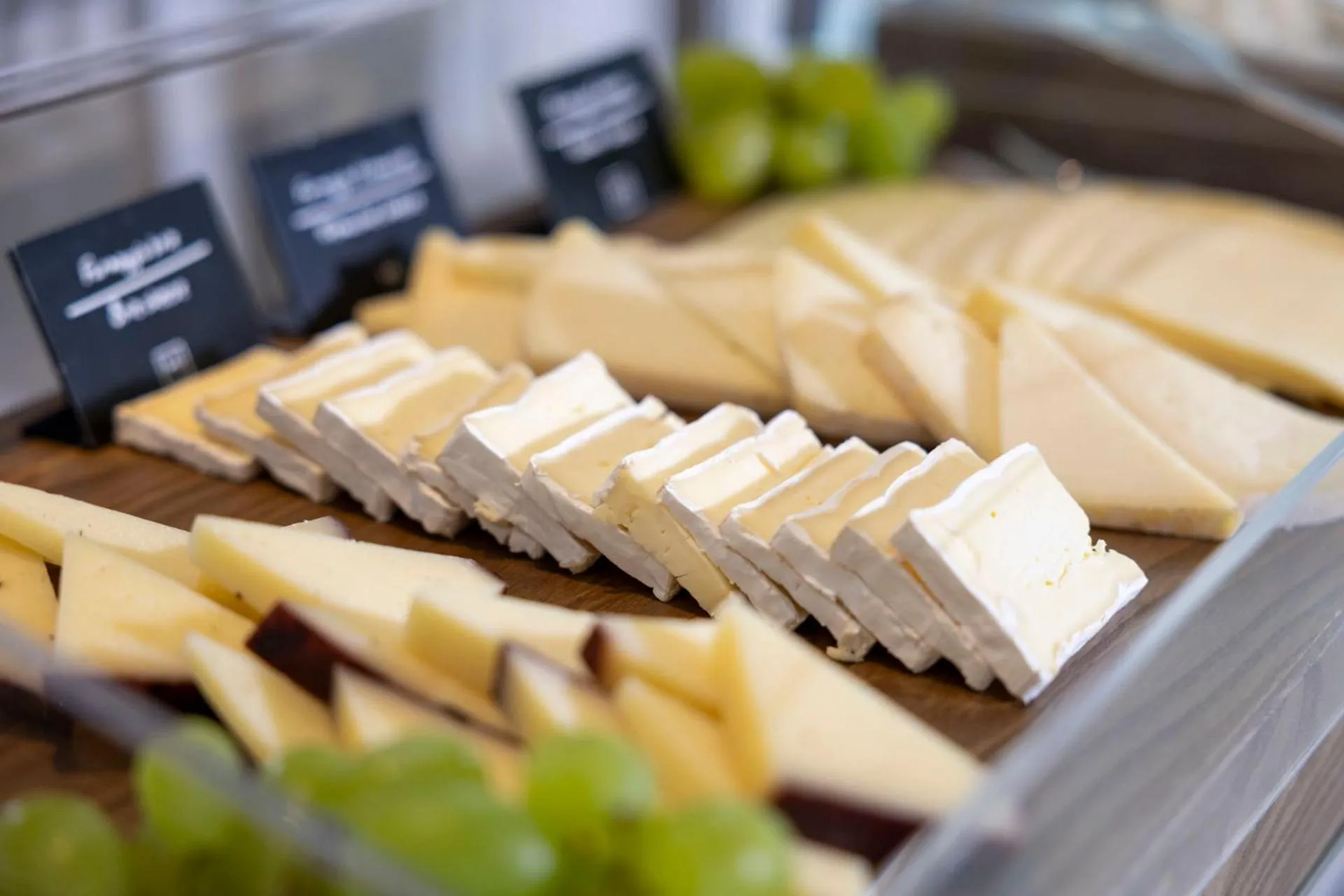 Food and drinks in Hi Hotels Sirmione - Lakeview Pool