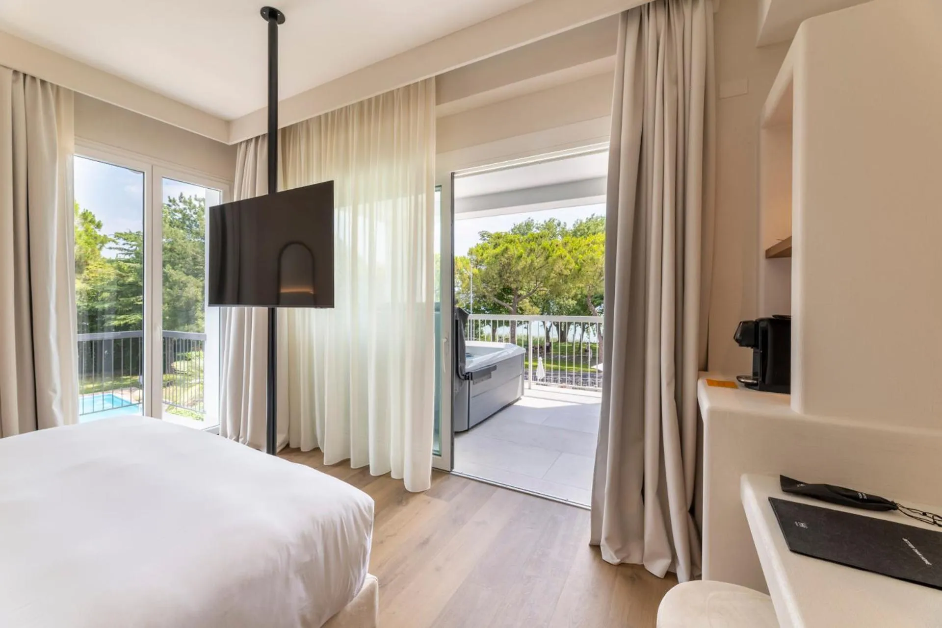 Photo of the whole room, Bed in Hi Hotels Sirmione - Lakeview Pool