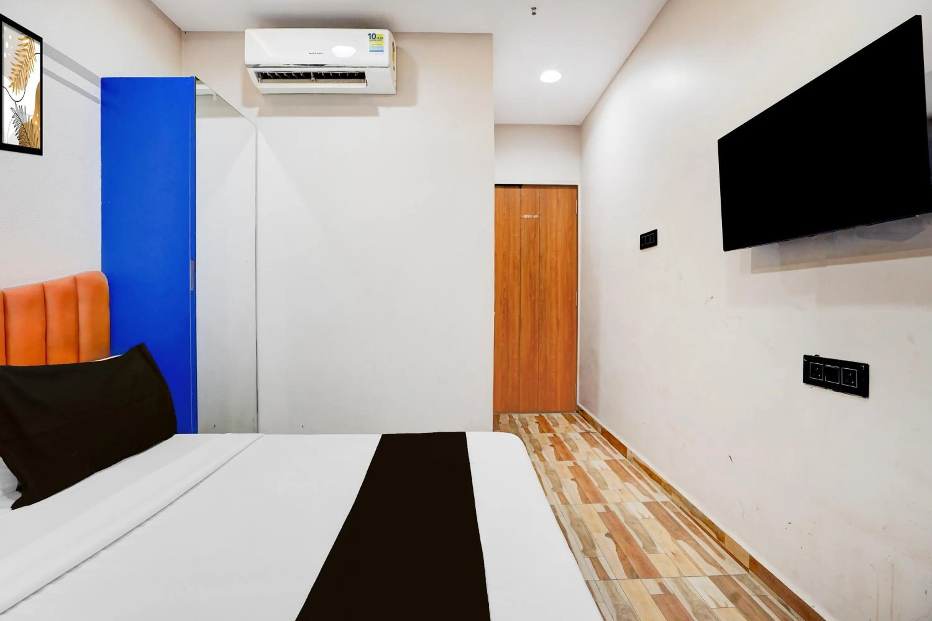 Bedroom, Bed in Collection O Kosad Railway Station Formerly Hotel Royal Orbits