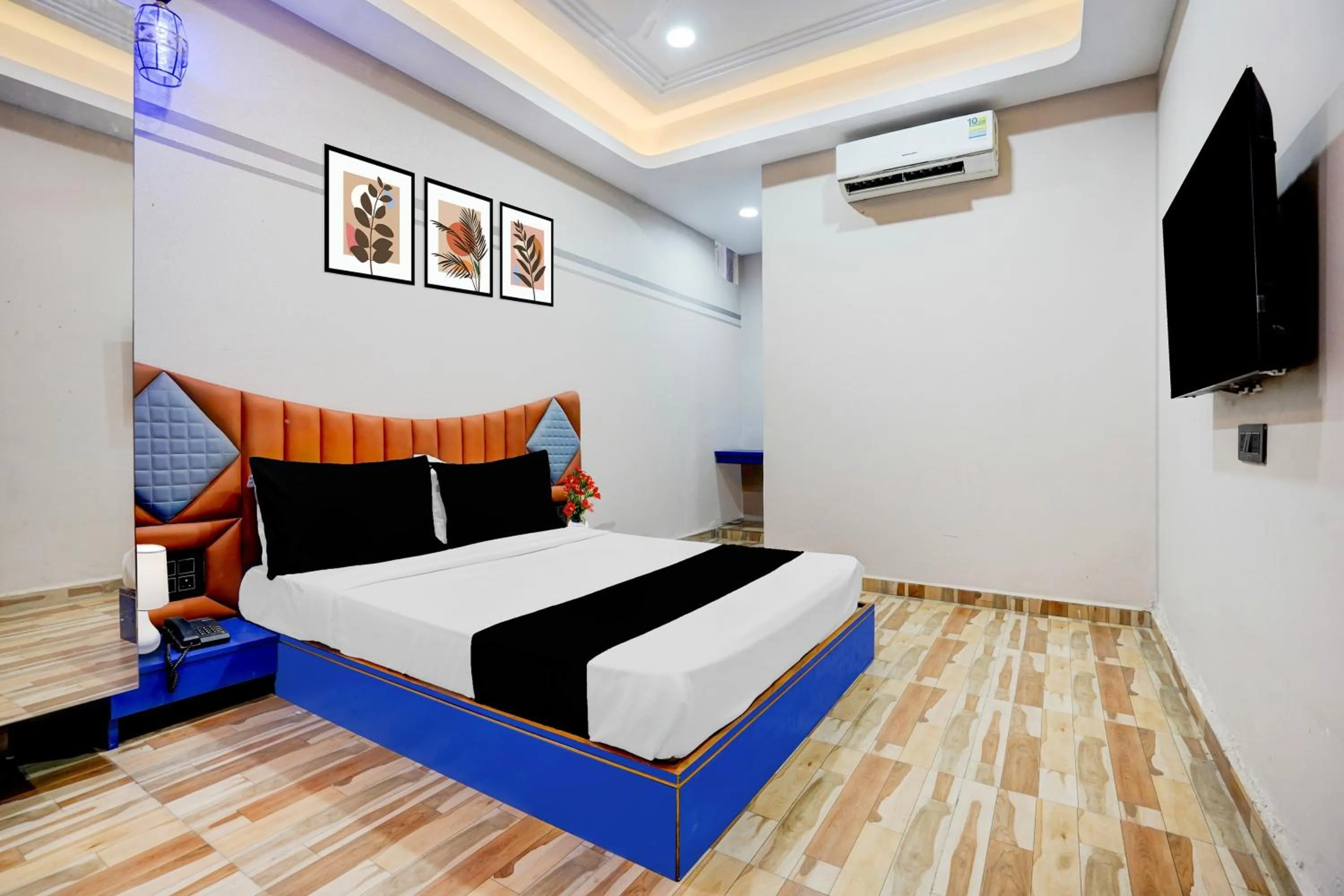 Bedroom, Bed in Collection O Kosad Railway Station Formerly Hotel Royal Orbits