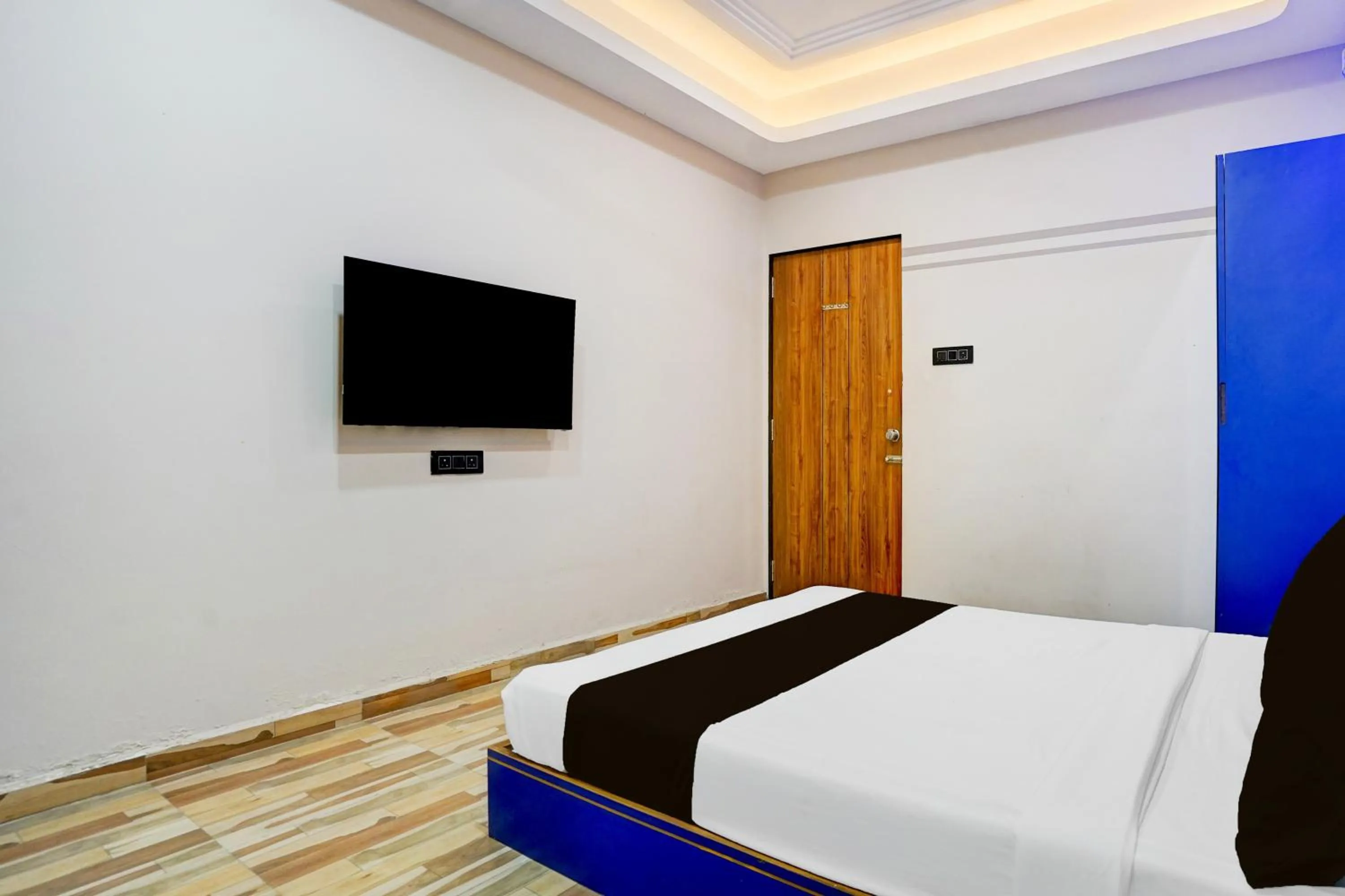 Bedroom, Bed in Collection O Kosad Railway Station Formerly Hotel Royal Orbits