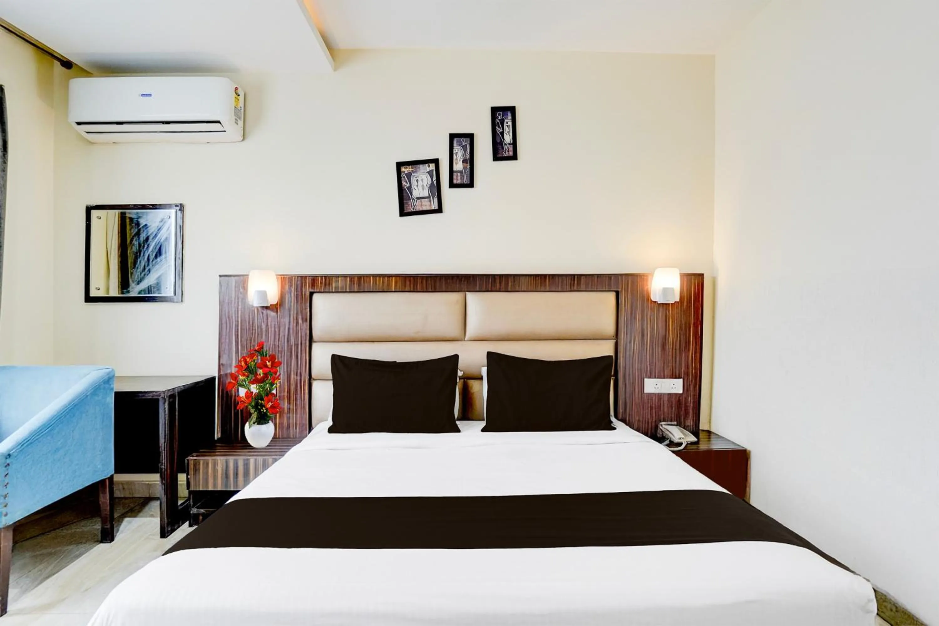 Bedroom, Bed in Super Collection O Railway Station Dehradun Formerly Hotel Narula