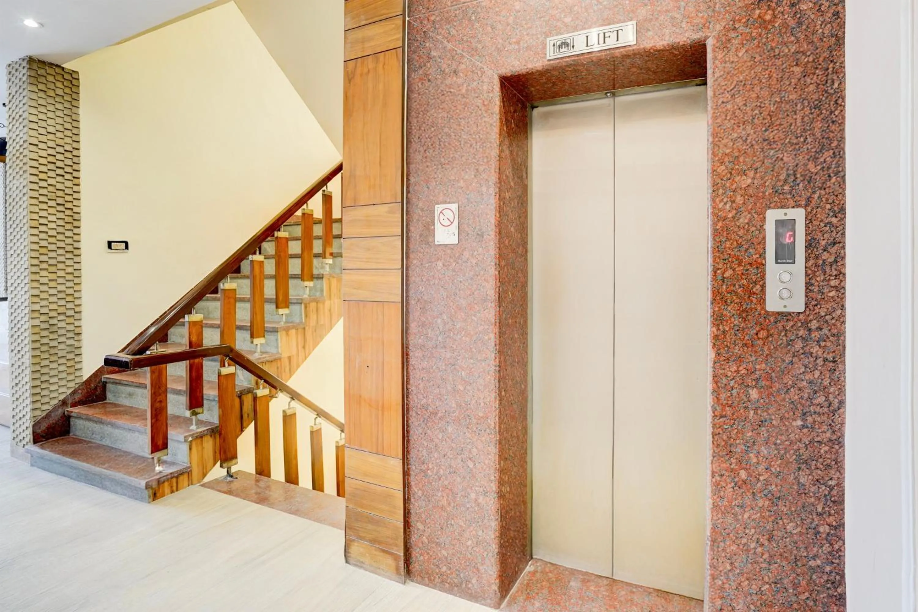 Lobby or reception in Super Collection O Railway Station Dehradun Formerly Hotel Narula