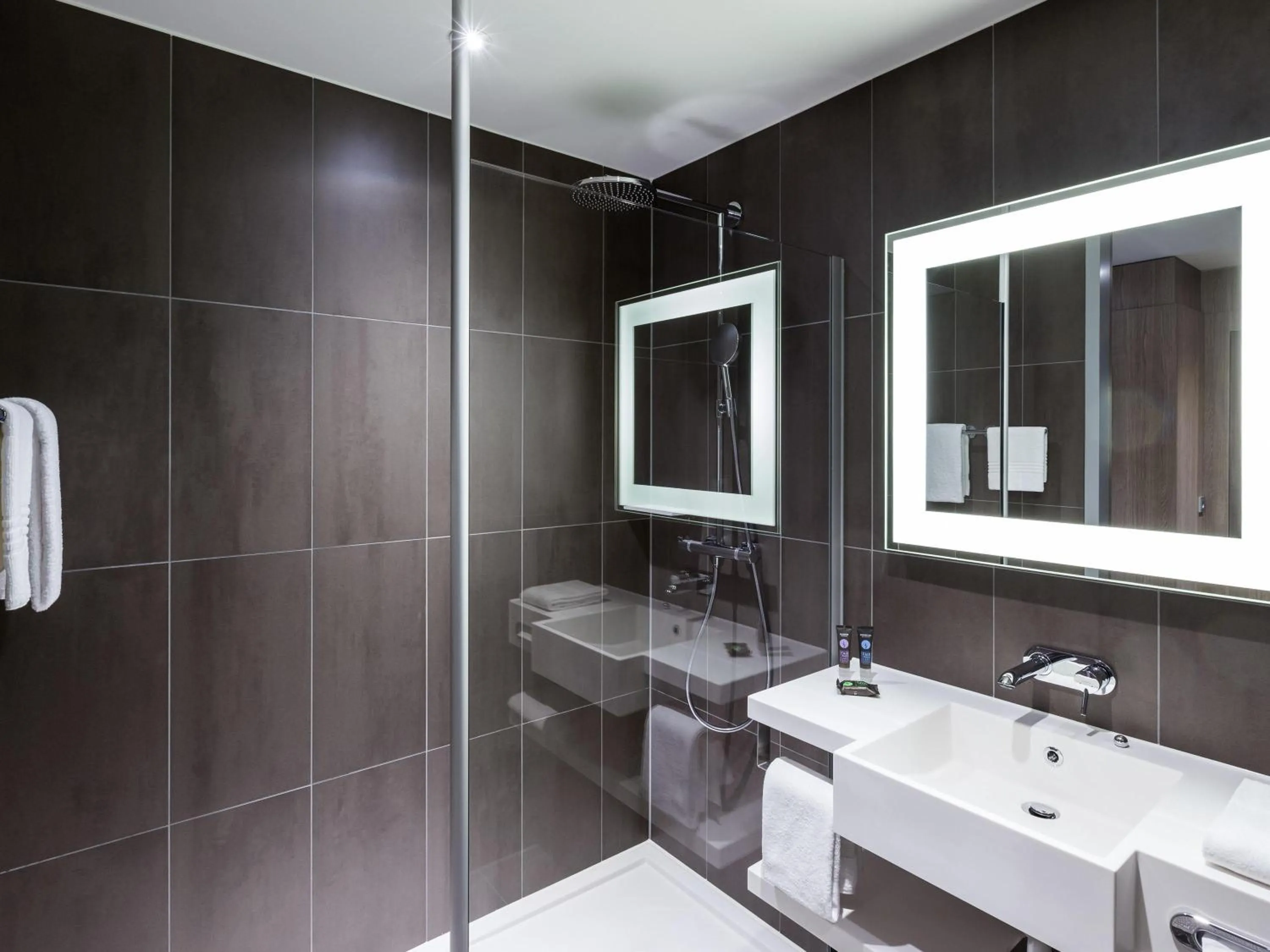 Bedroom in Novotel Amsterdam Schiphol Airport