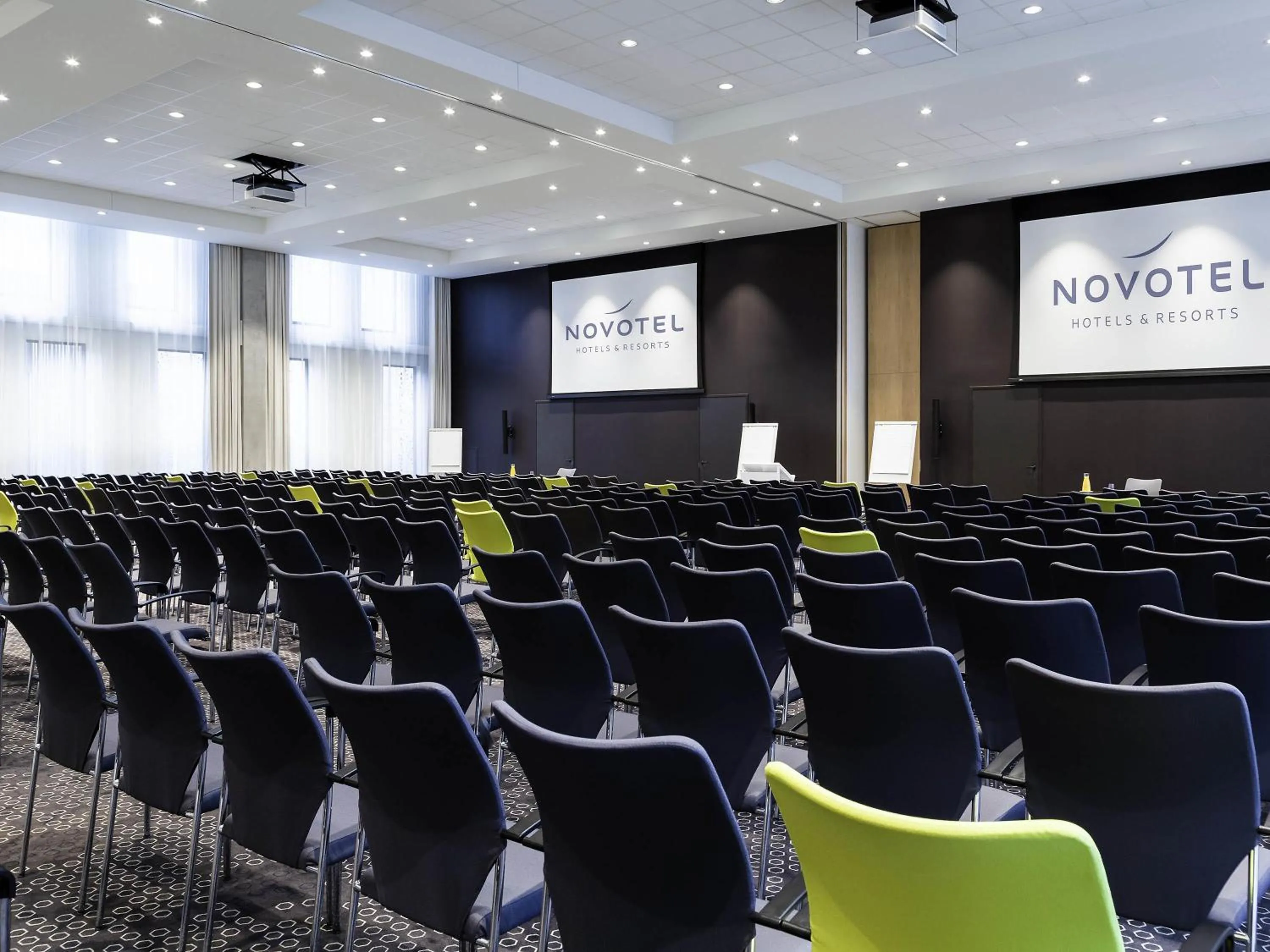 Meeting/conference room in Novotel Amsterdam Schiphol Airport