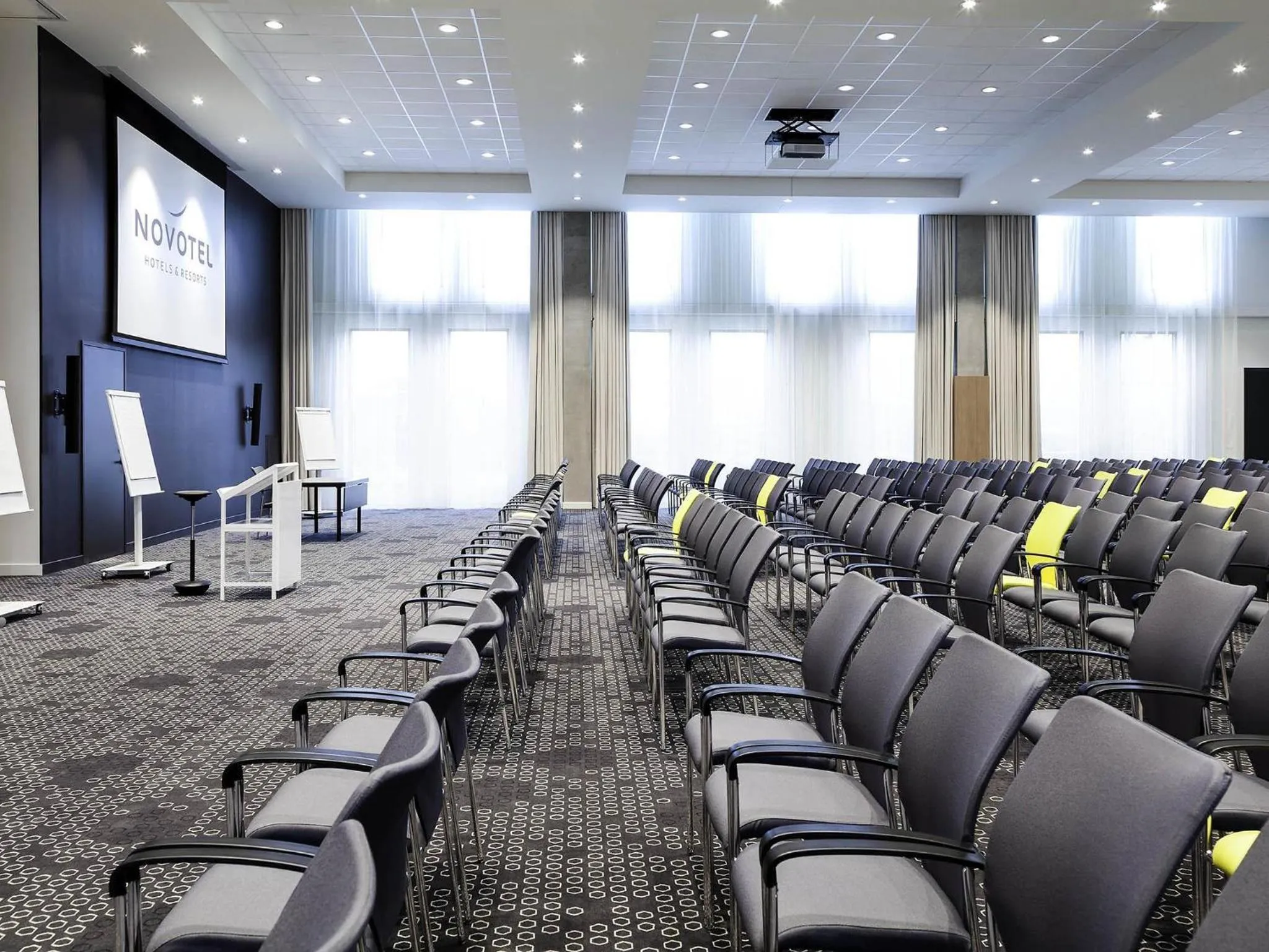 Meeting/conference room in Novotel Amsterdam Schiphol Airport