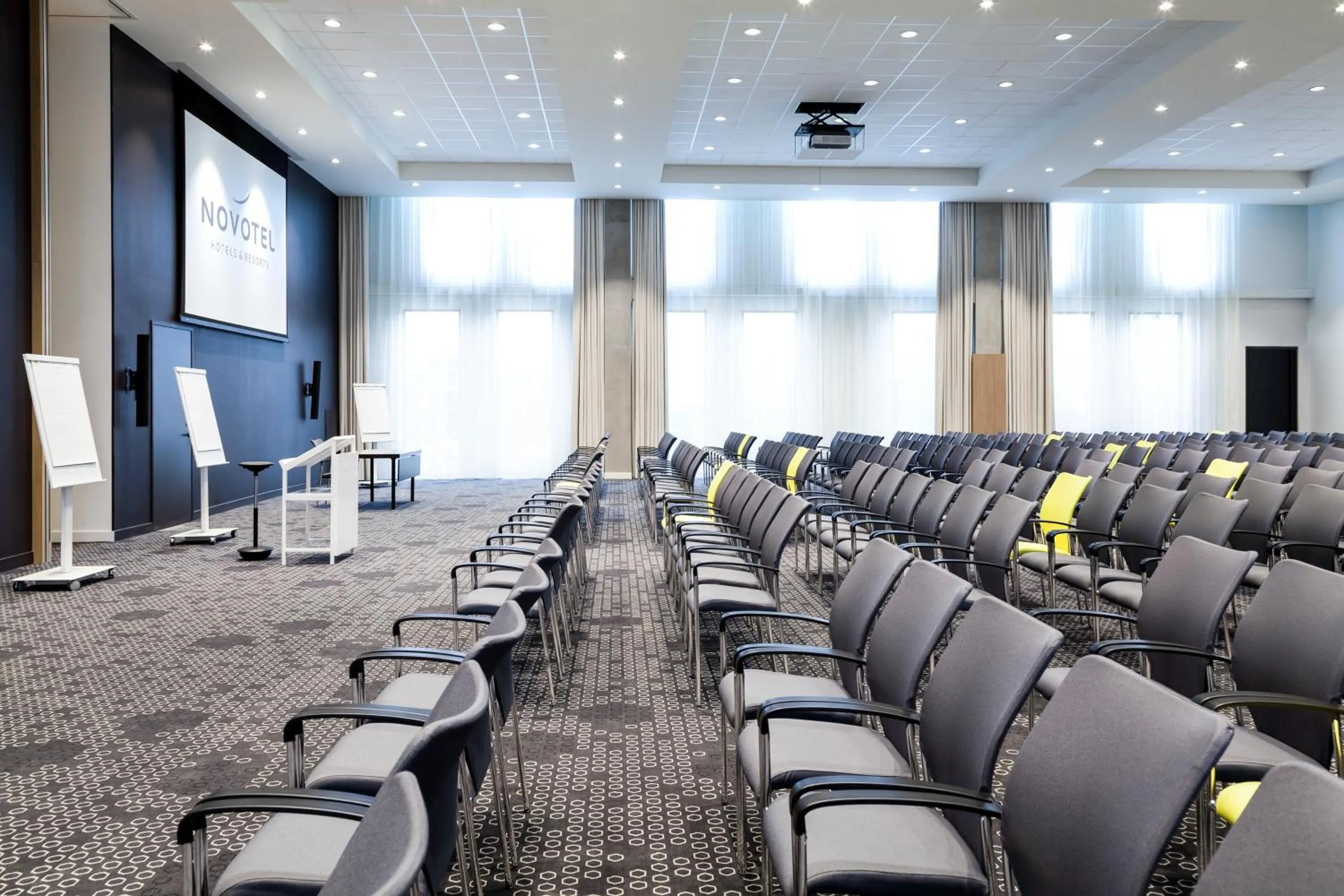 Business facilities in Novotel Amsterdam Schiphol Airport