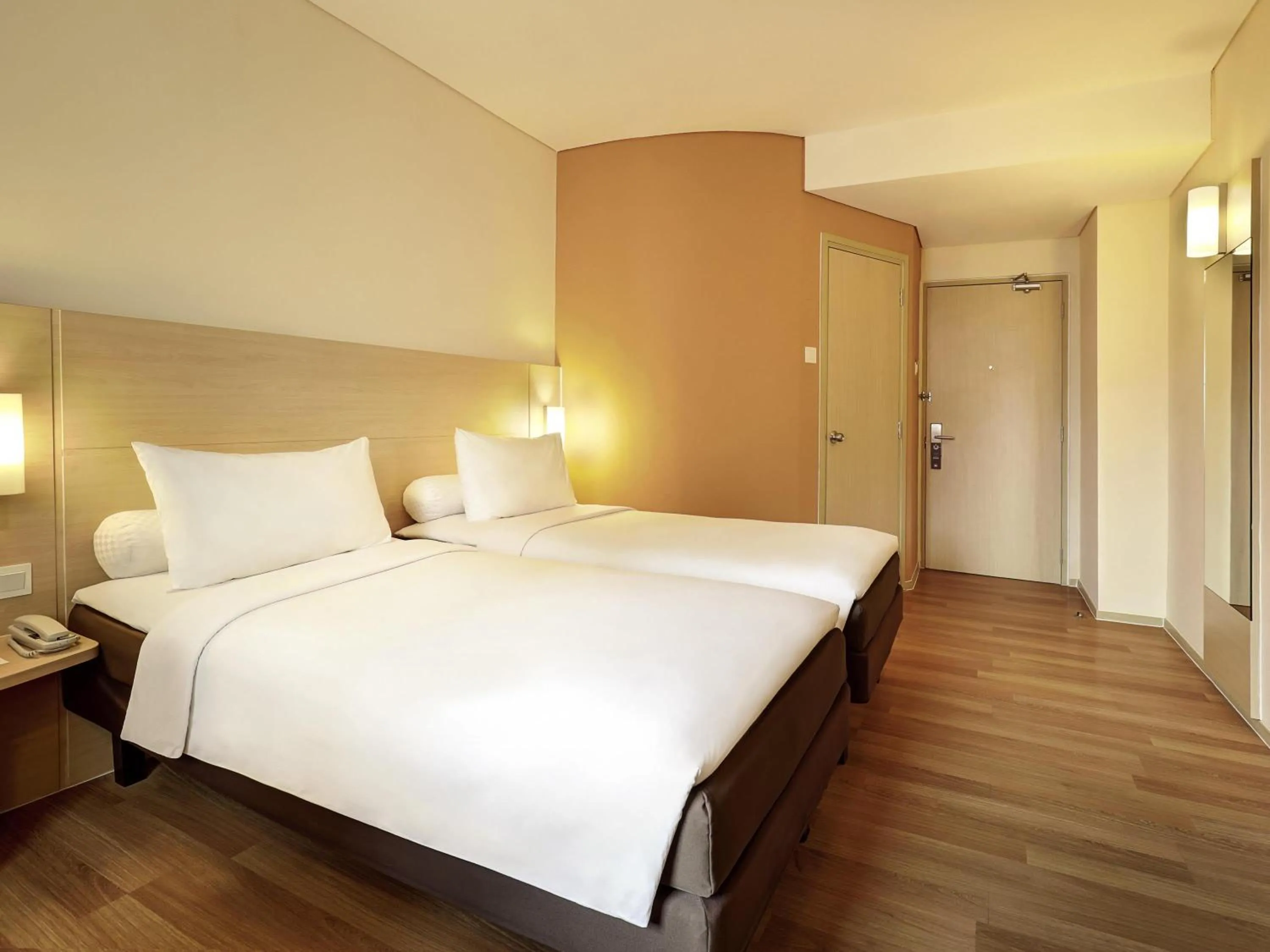 Bedroom, Bed in Ibis Jakarta Harmoni