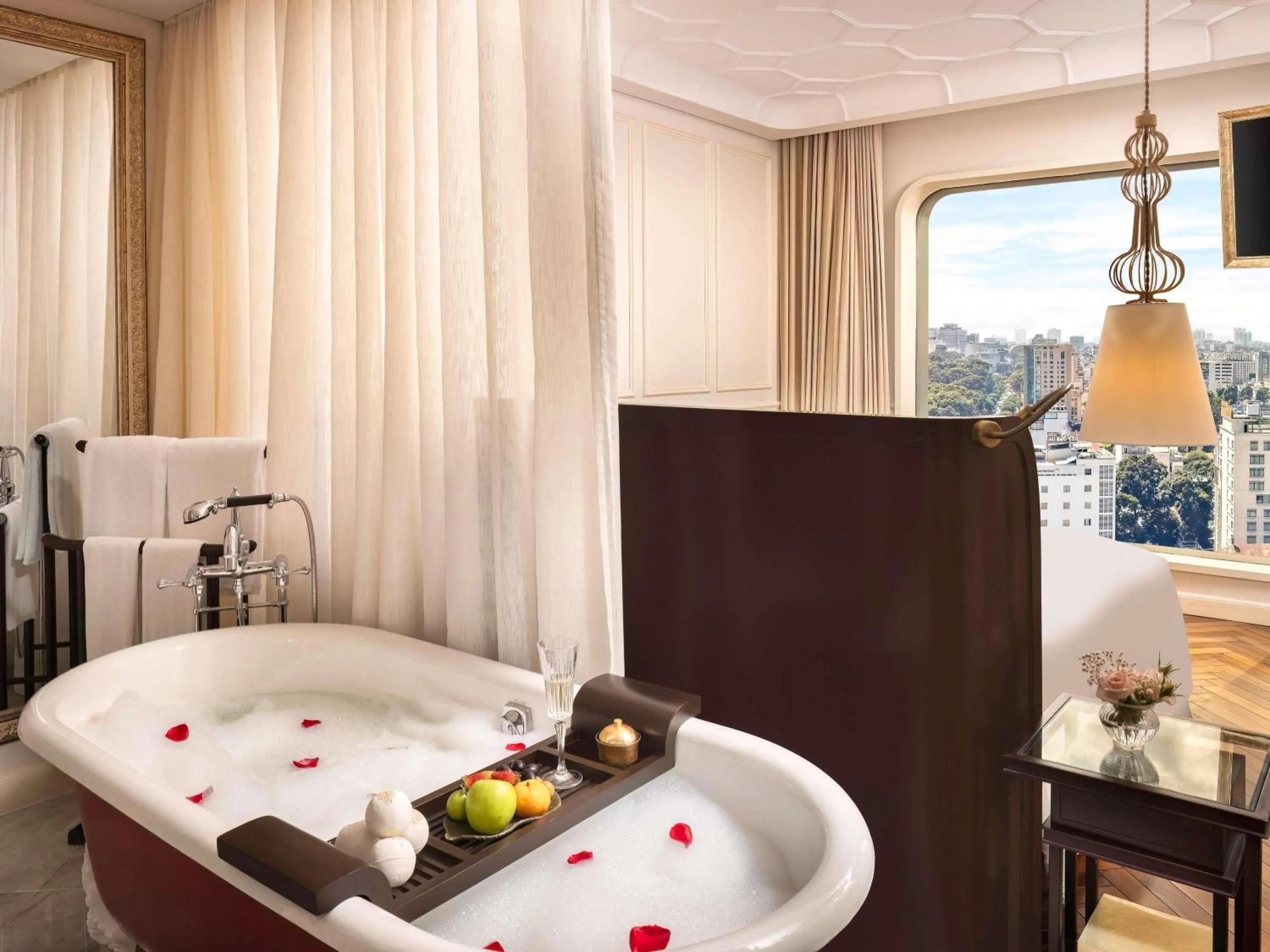 Bedroom in Hotel Des Arts Saigon Mgallery Collection