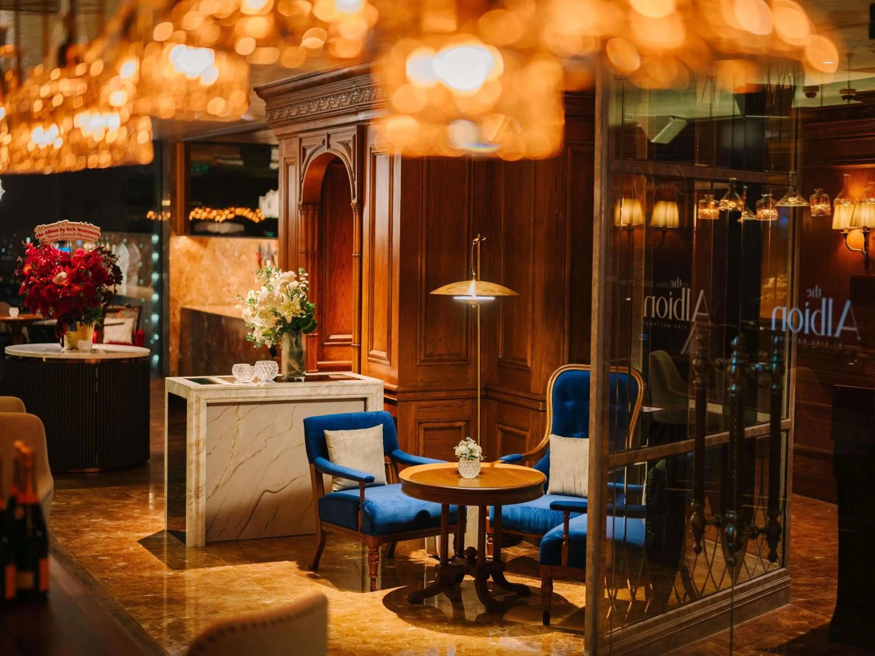 Lounge or bar in Hotel Des Arts Saigon Mgallery Collection