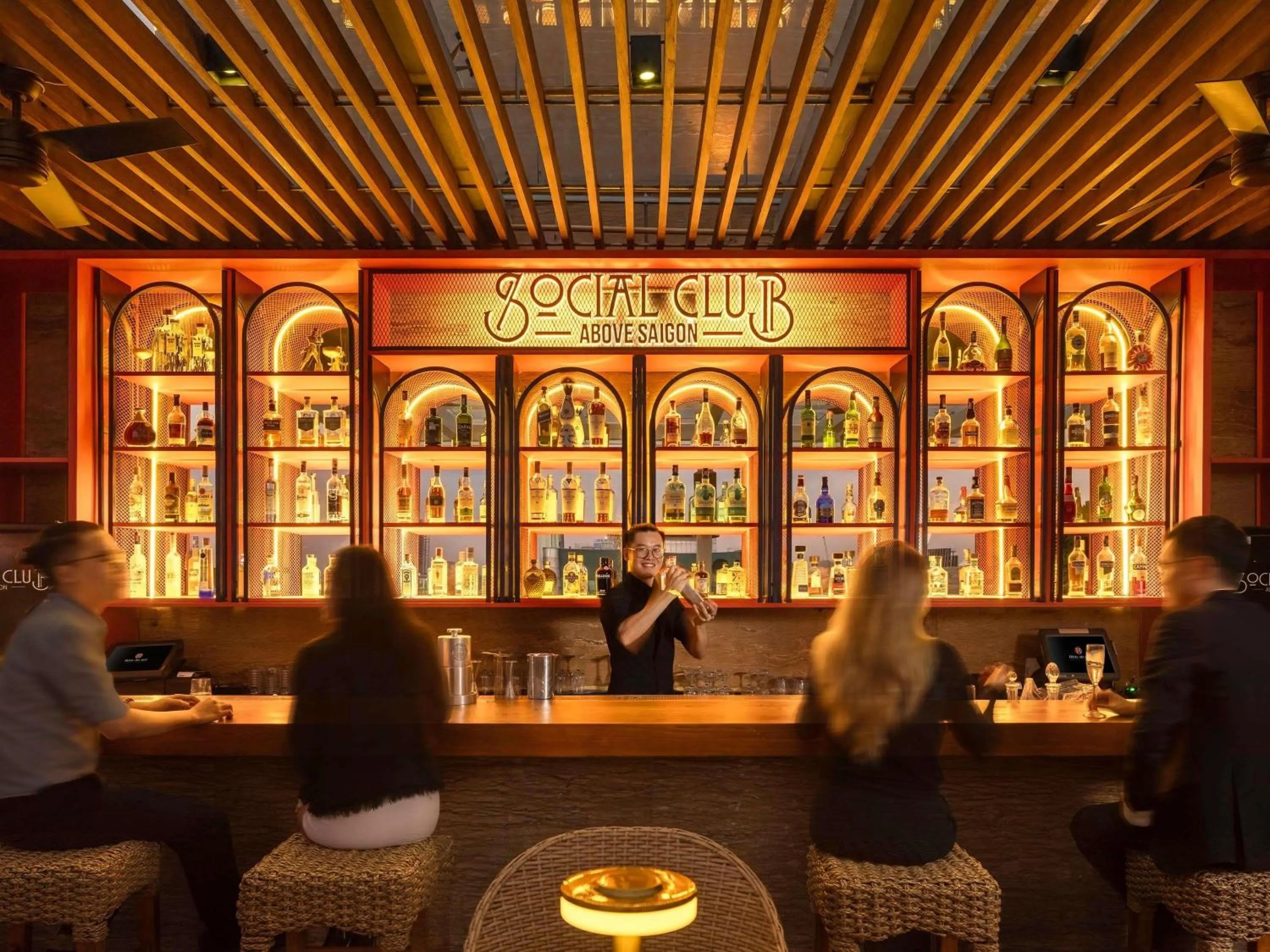 Lounge or bar in Hotel Des Arts Saigon Mgallery Collection