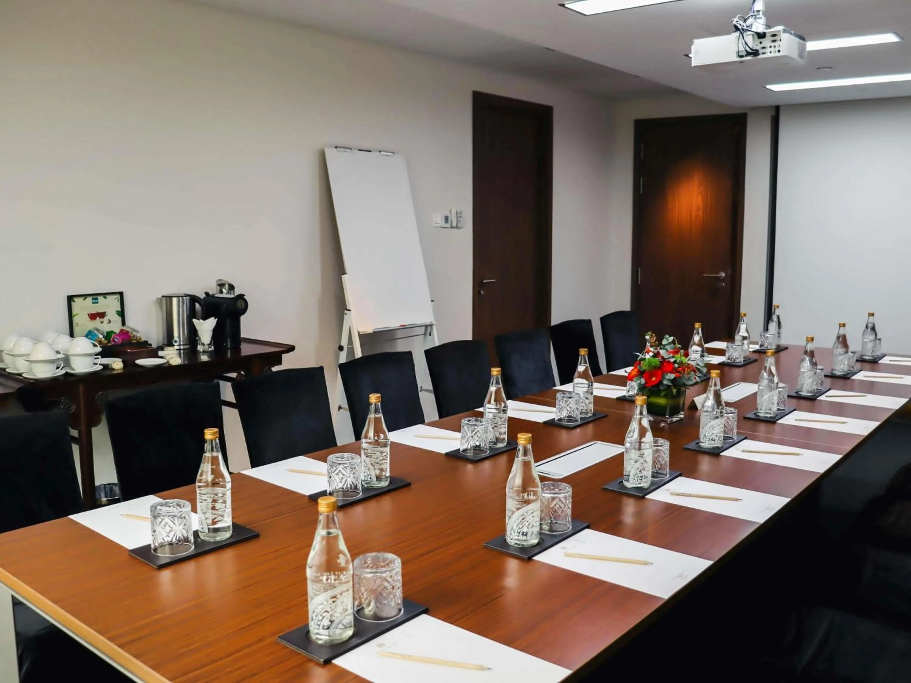 Meeting/conference room in Hotel Des Arts Saigon Mgallery Collection