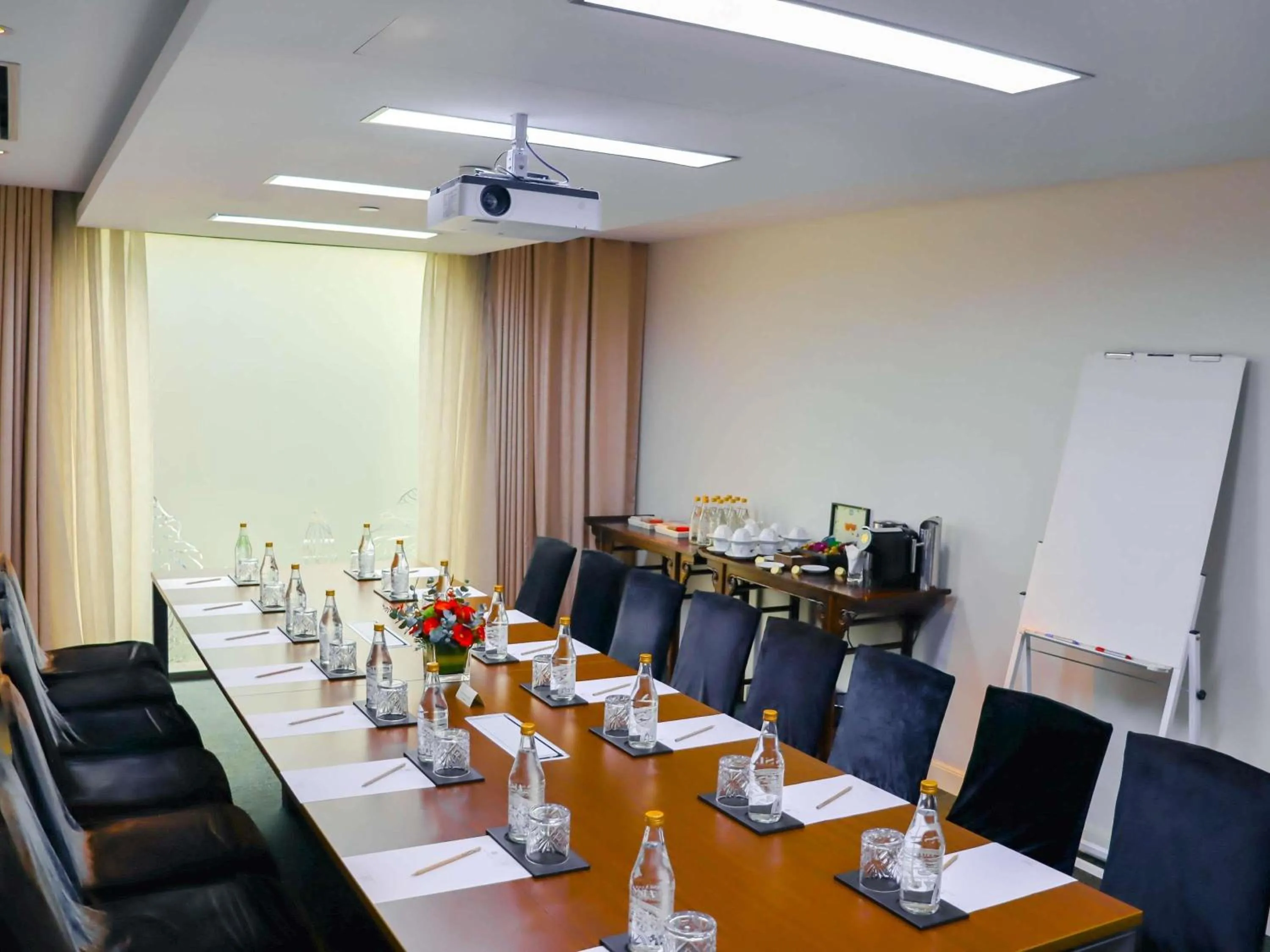 Meeting/conference room in Hotel Des Arts Saigon Mgallery Collection