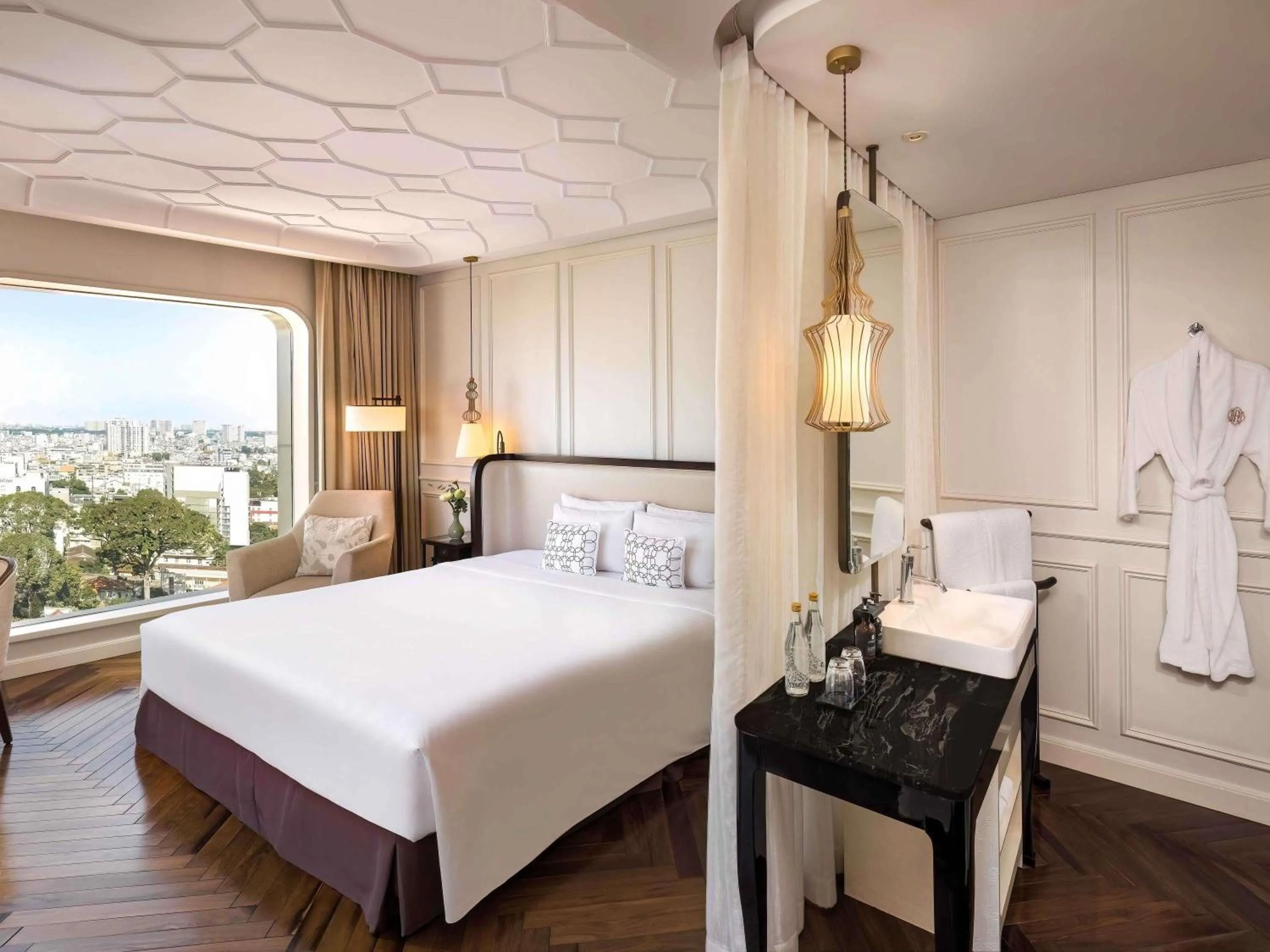 Bedroom, Bed in Hotel Des Arts Saigon Mgallery Collection