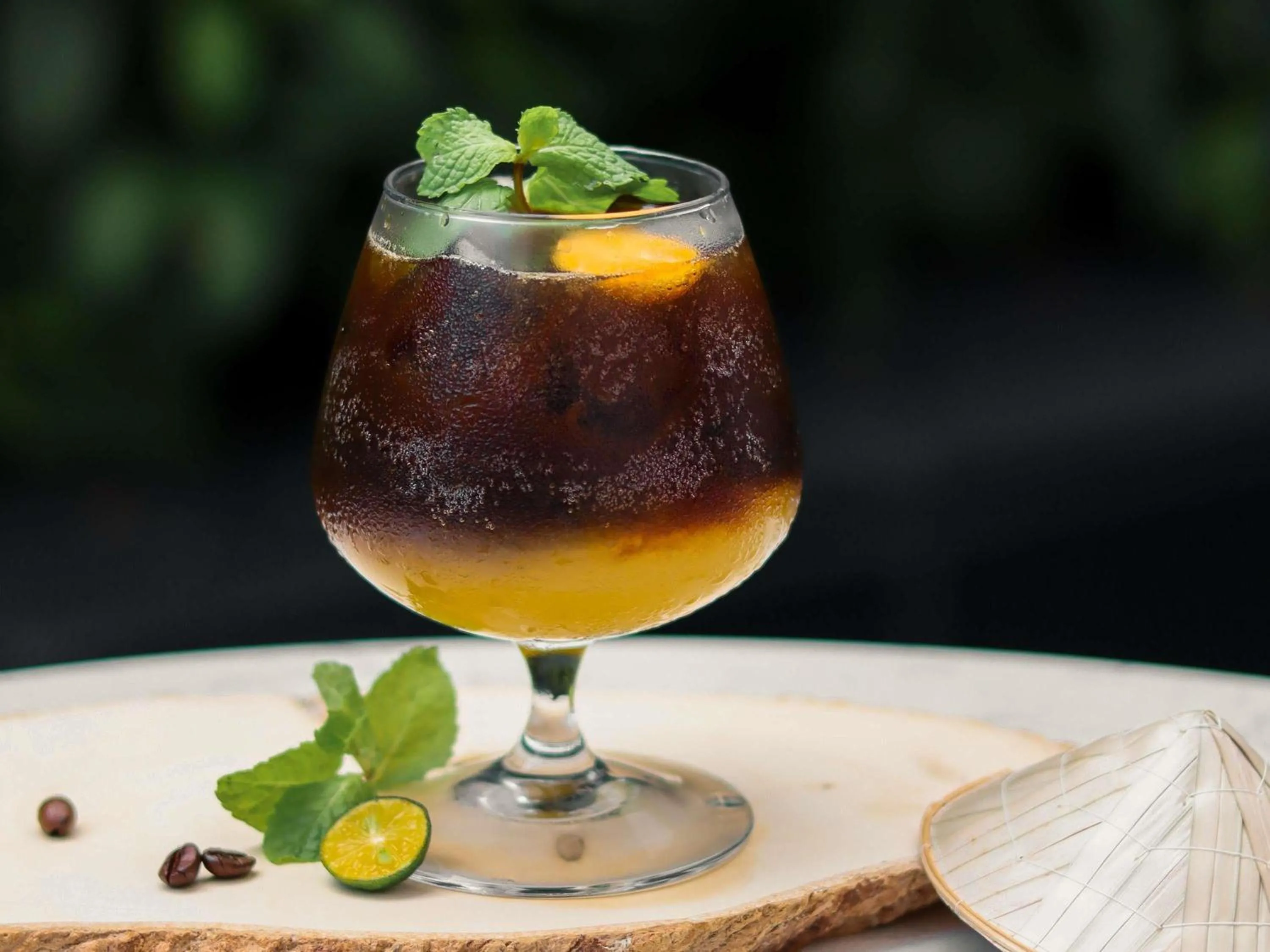 Restaurant/places to eat in Hotel Des Arts Saigon Mgallery Collection