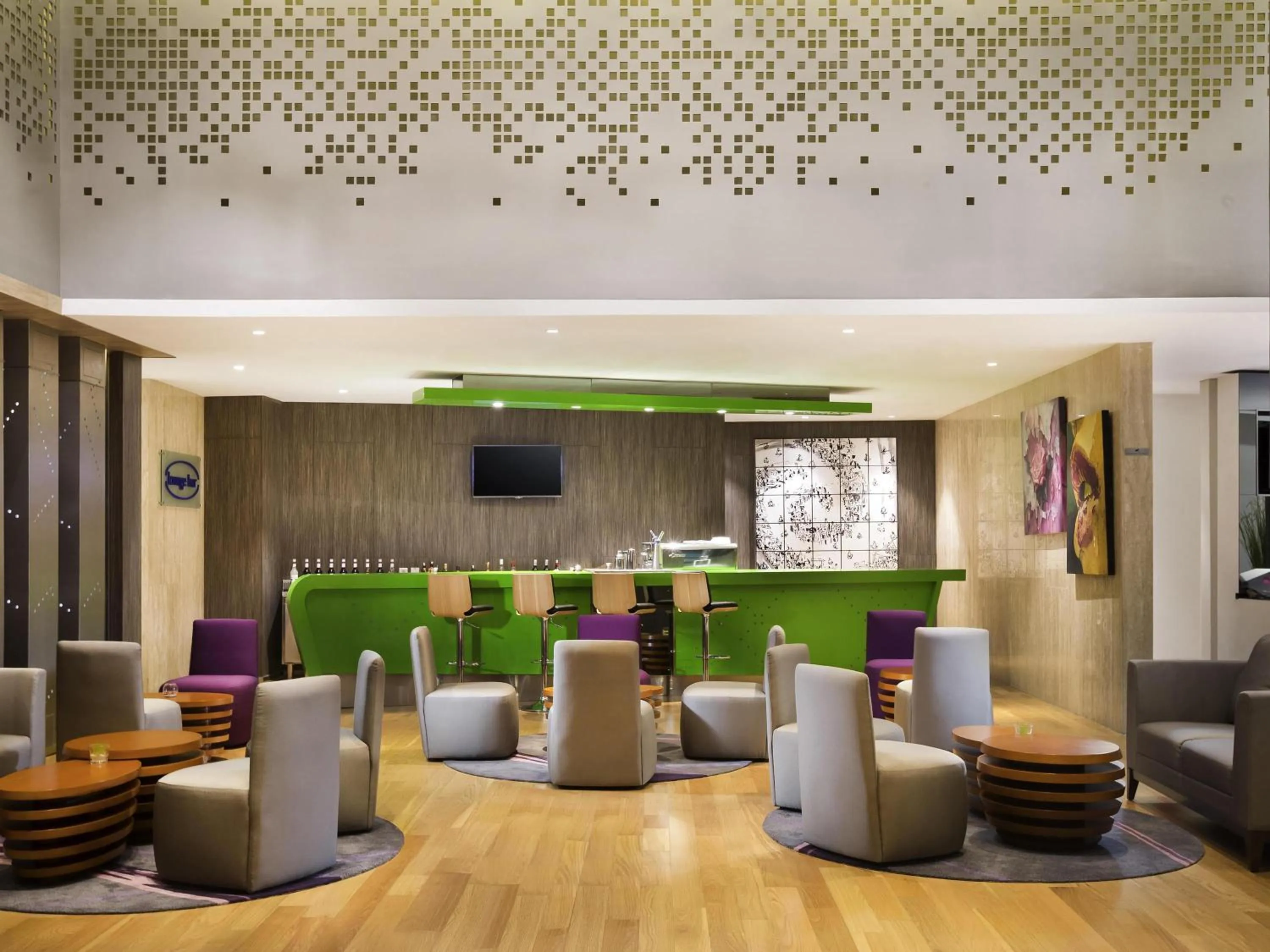 Lounge or bar in Novotel Makassar Grand Shayla
