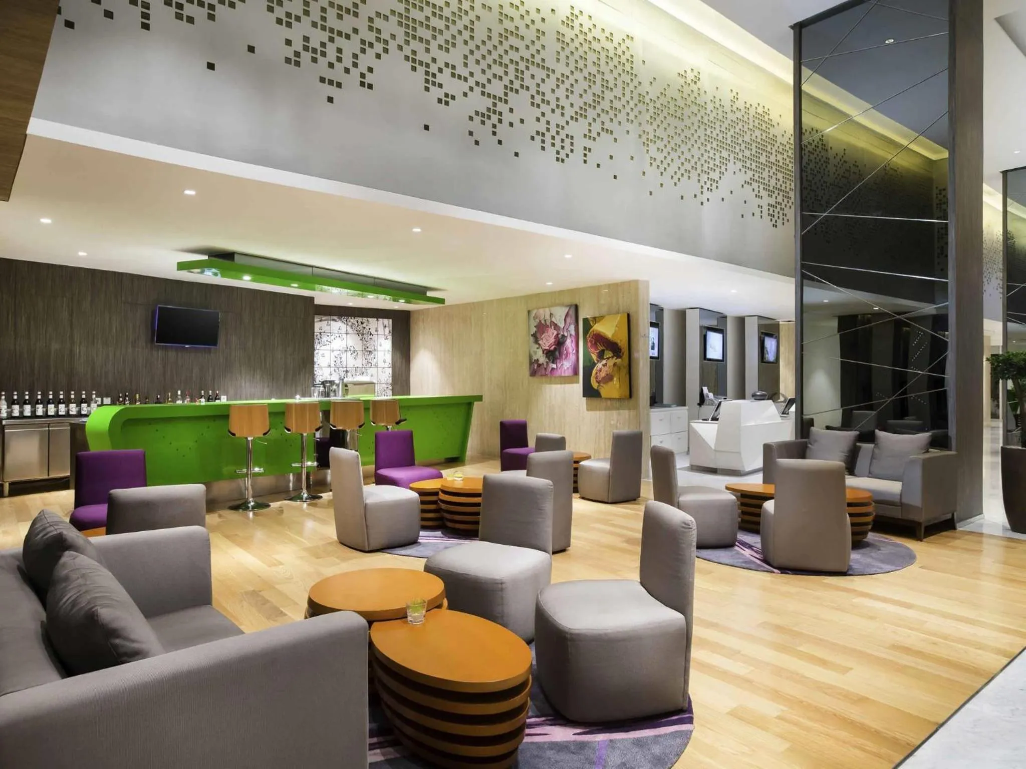 Lounge or bar in Novotel Makassar Grand Shayla