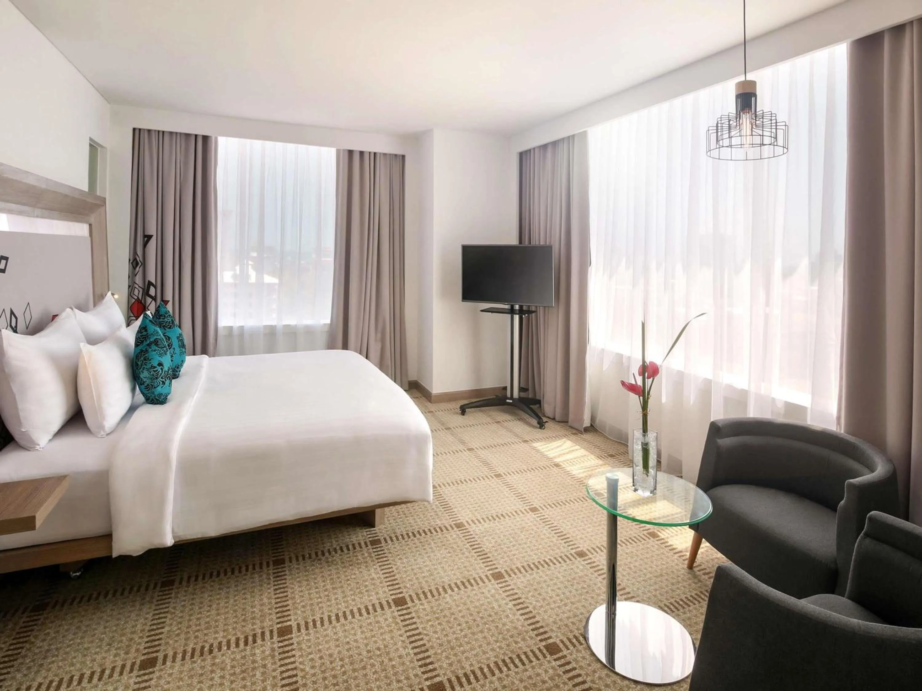 Bedroom, Bed in Novotel Makassar Grand Shayla