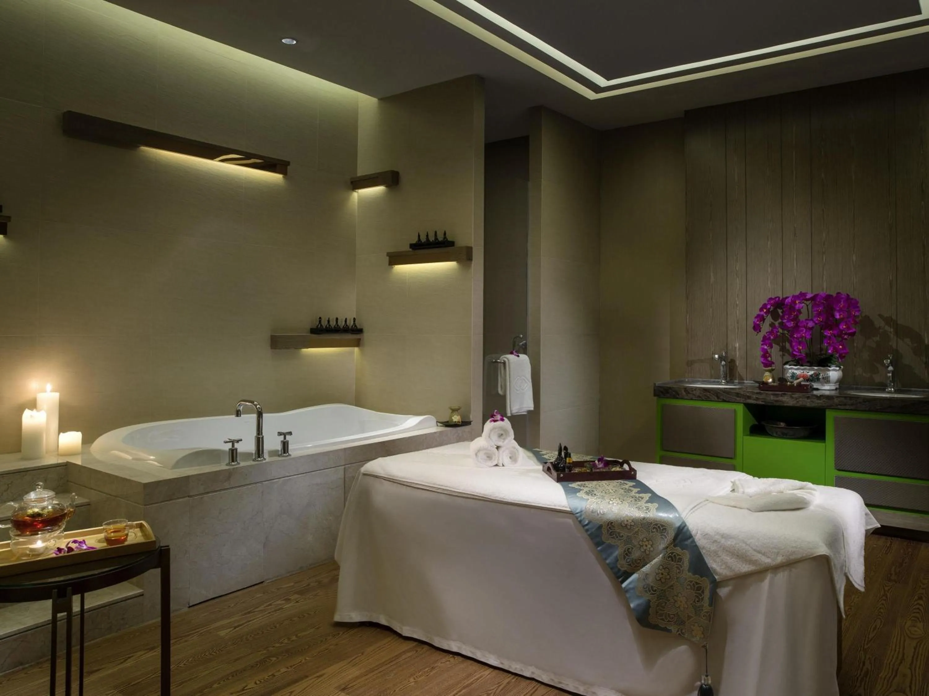 Spa and wellness centre/facilities, Bed in Sofitel Xining