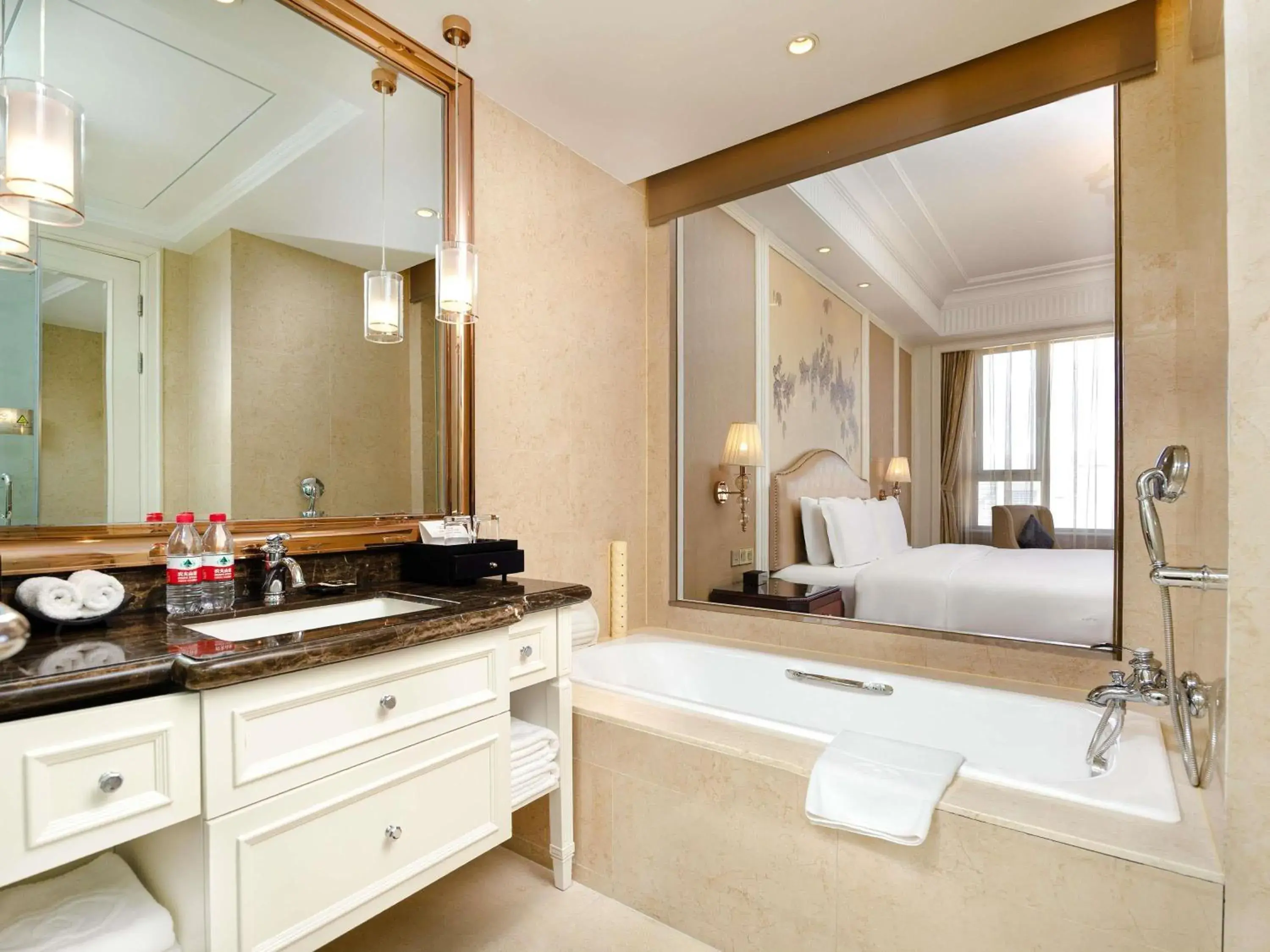 Superior King Room in Sofitel Xining Superior King Room in Sofitel Xining