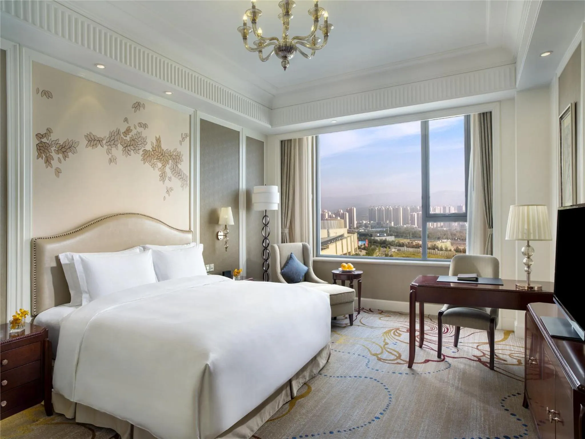 Photo of the whole room, Bed in Sofitel Xining