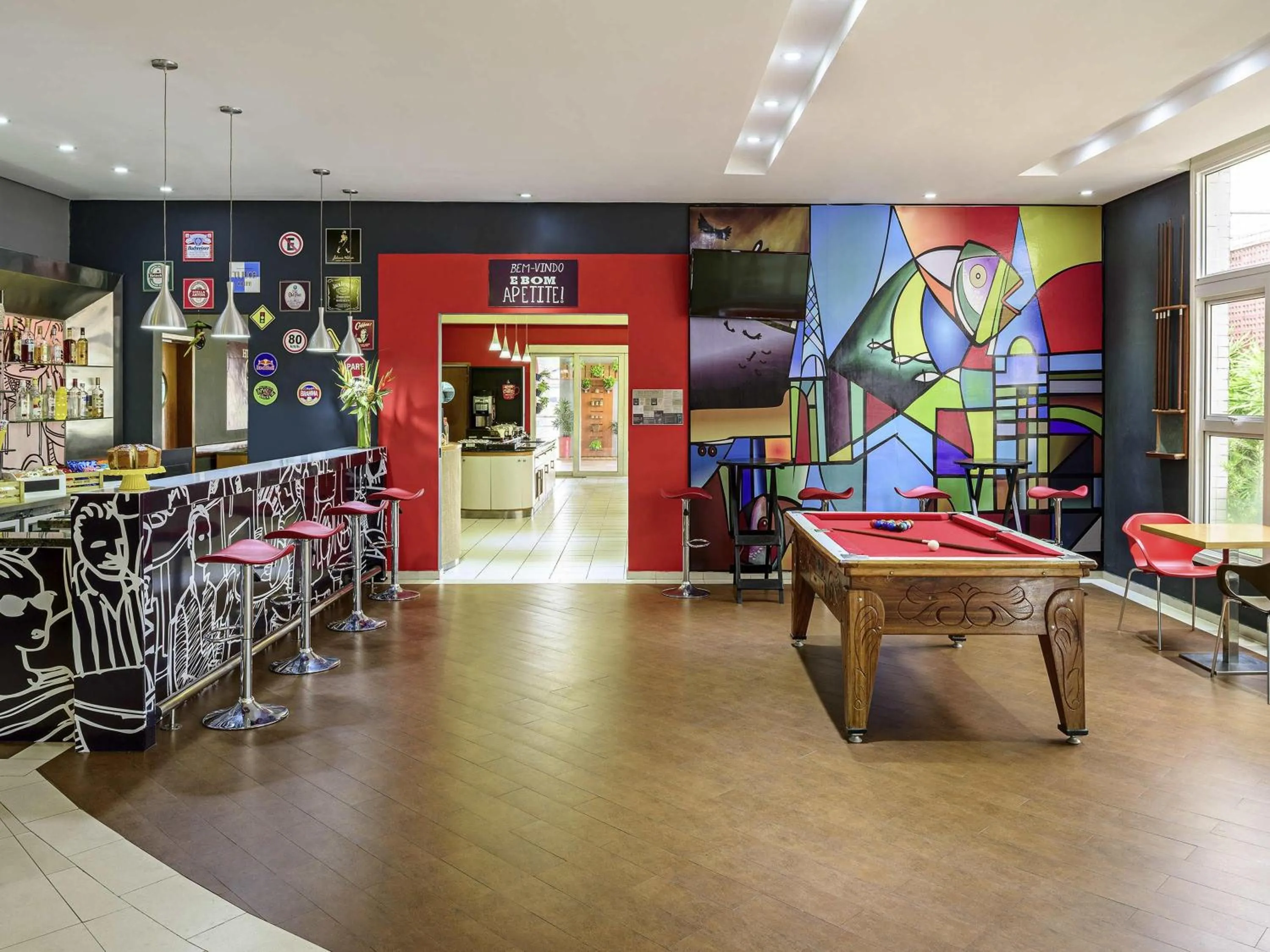 Lounge or bar in ibis Belem Aeroporto