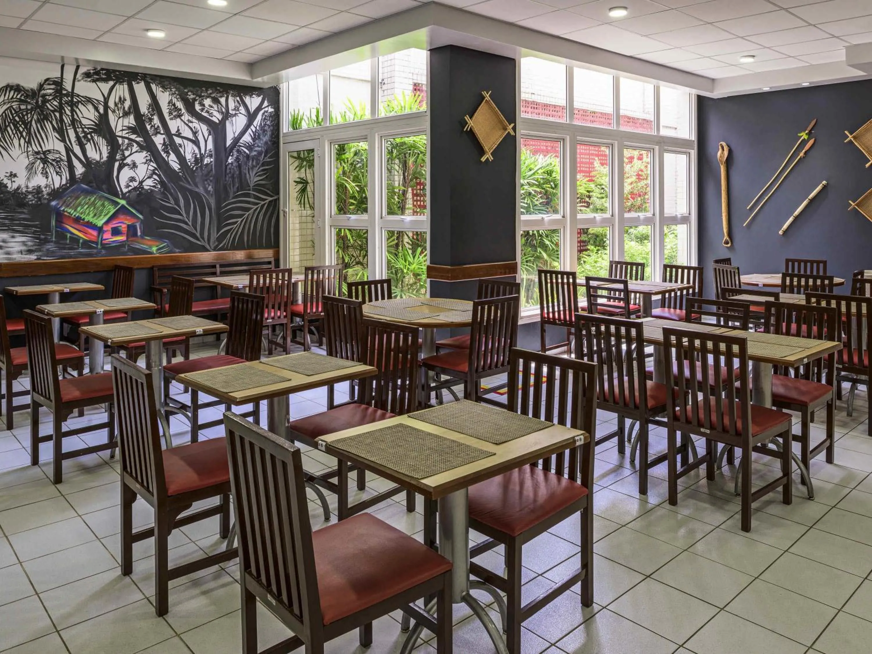Restaurant/places to eat in ibis Belem Aeroporto