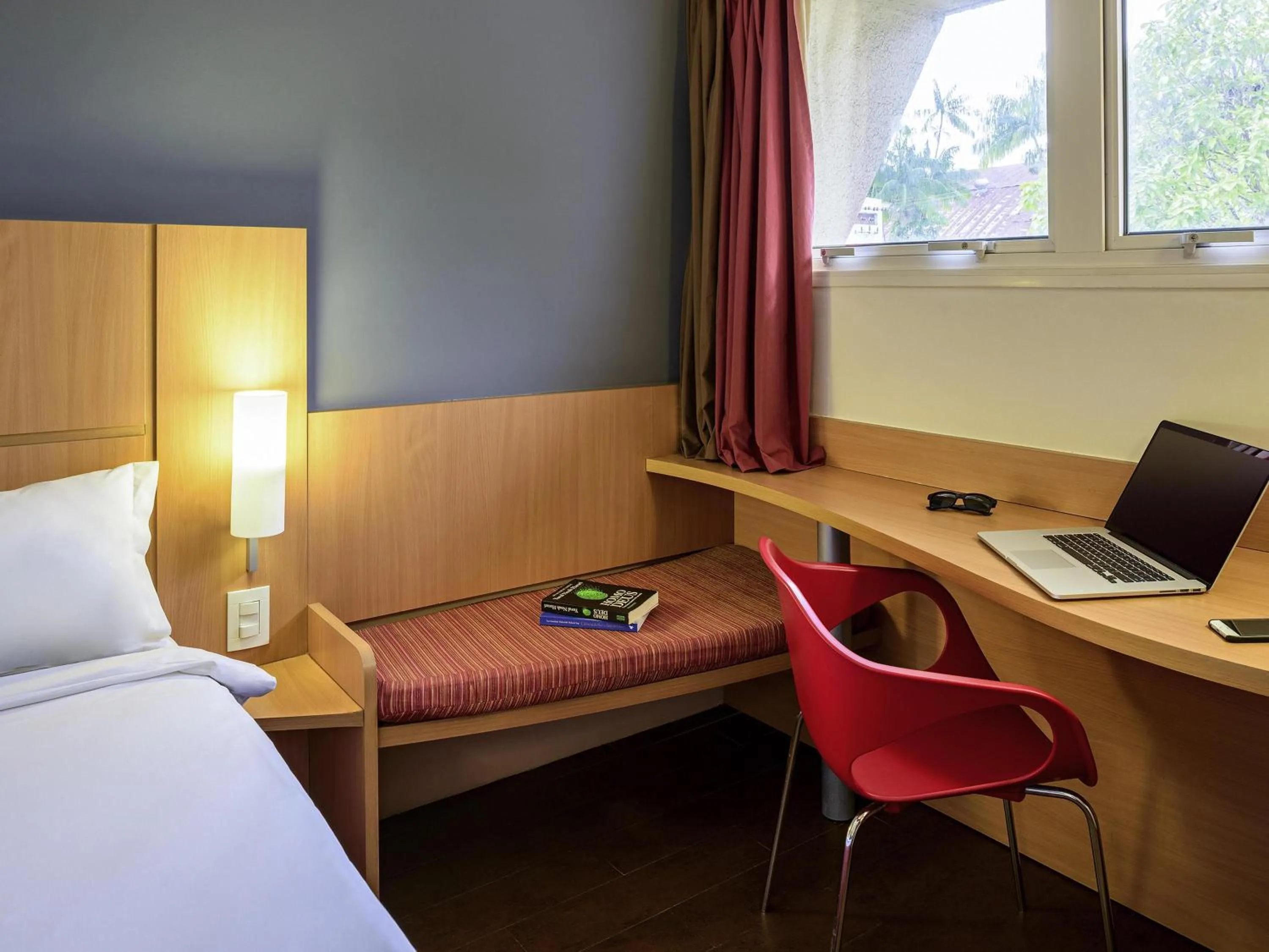 Bedroom, Bed in ibis Belem Aeroporto