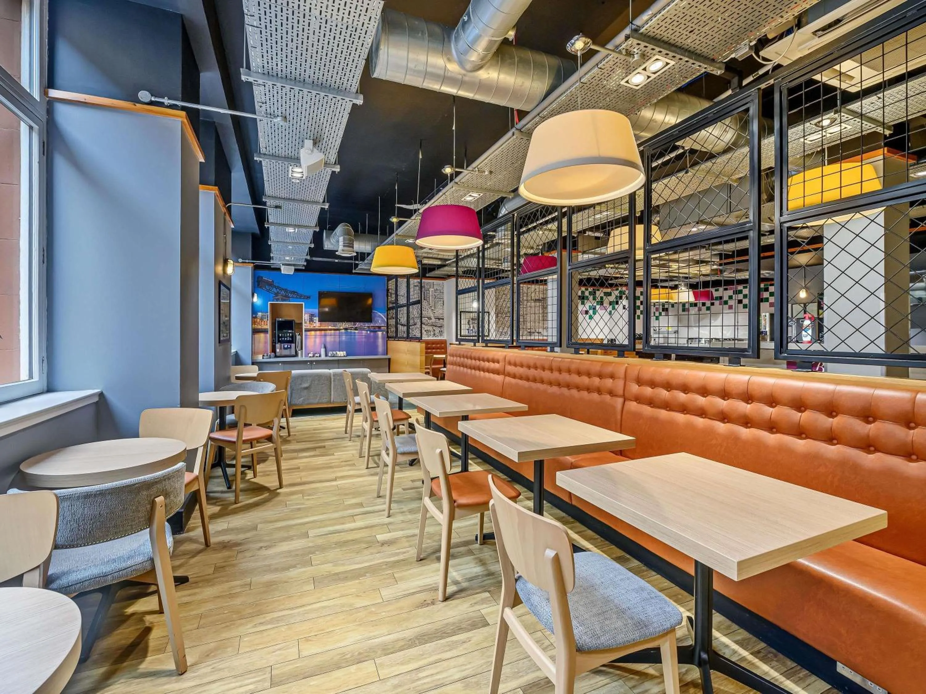 Restaurant/places to eat in ibis Styles Glasgow Centre George Square