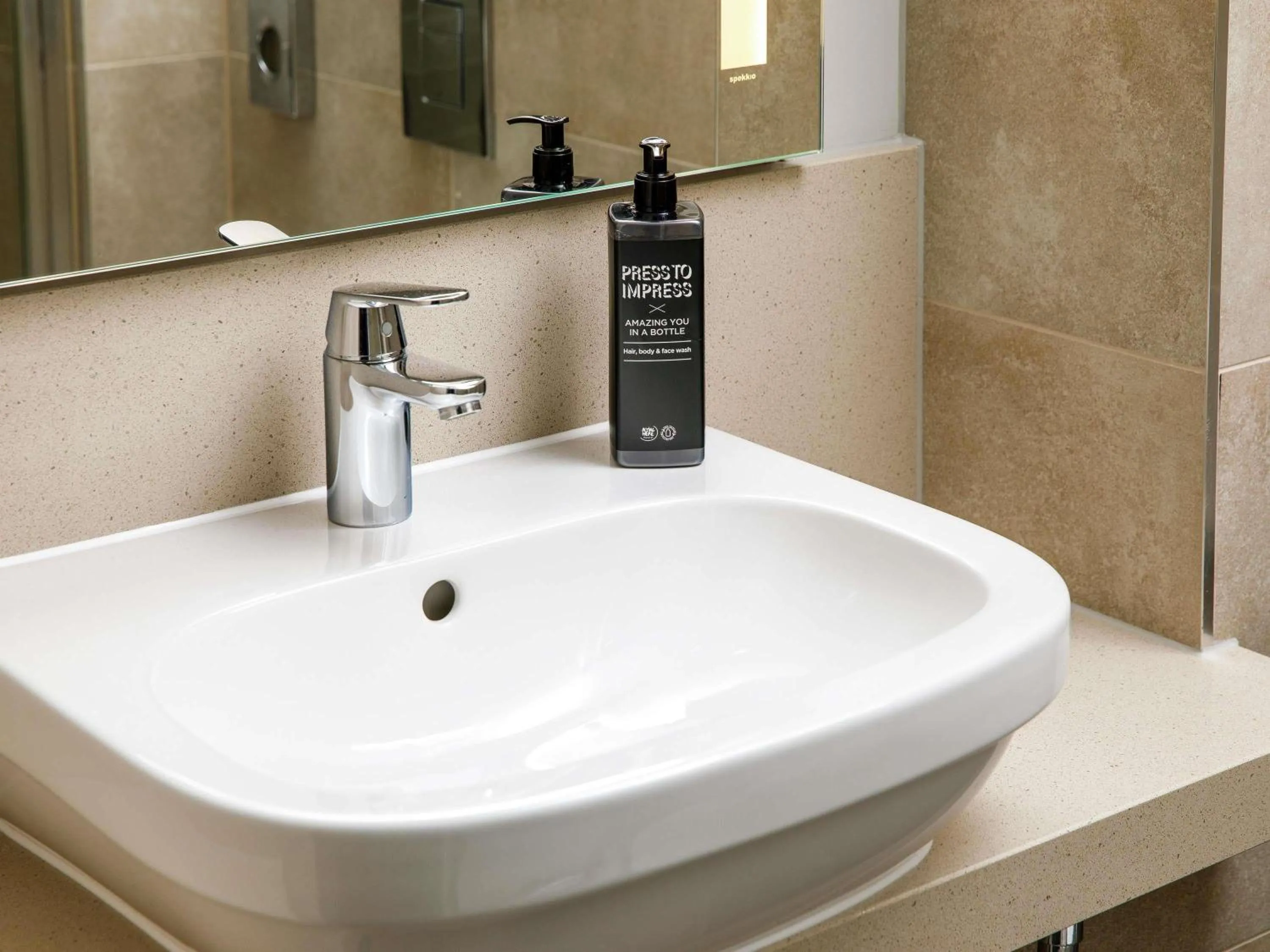 Bedroom in ibis Styles Glasgow Centre George Square