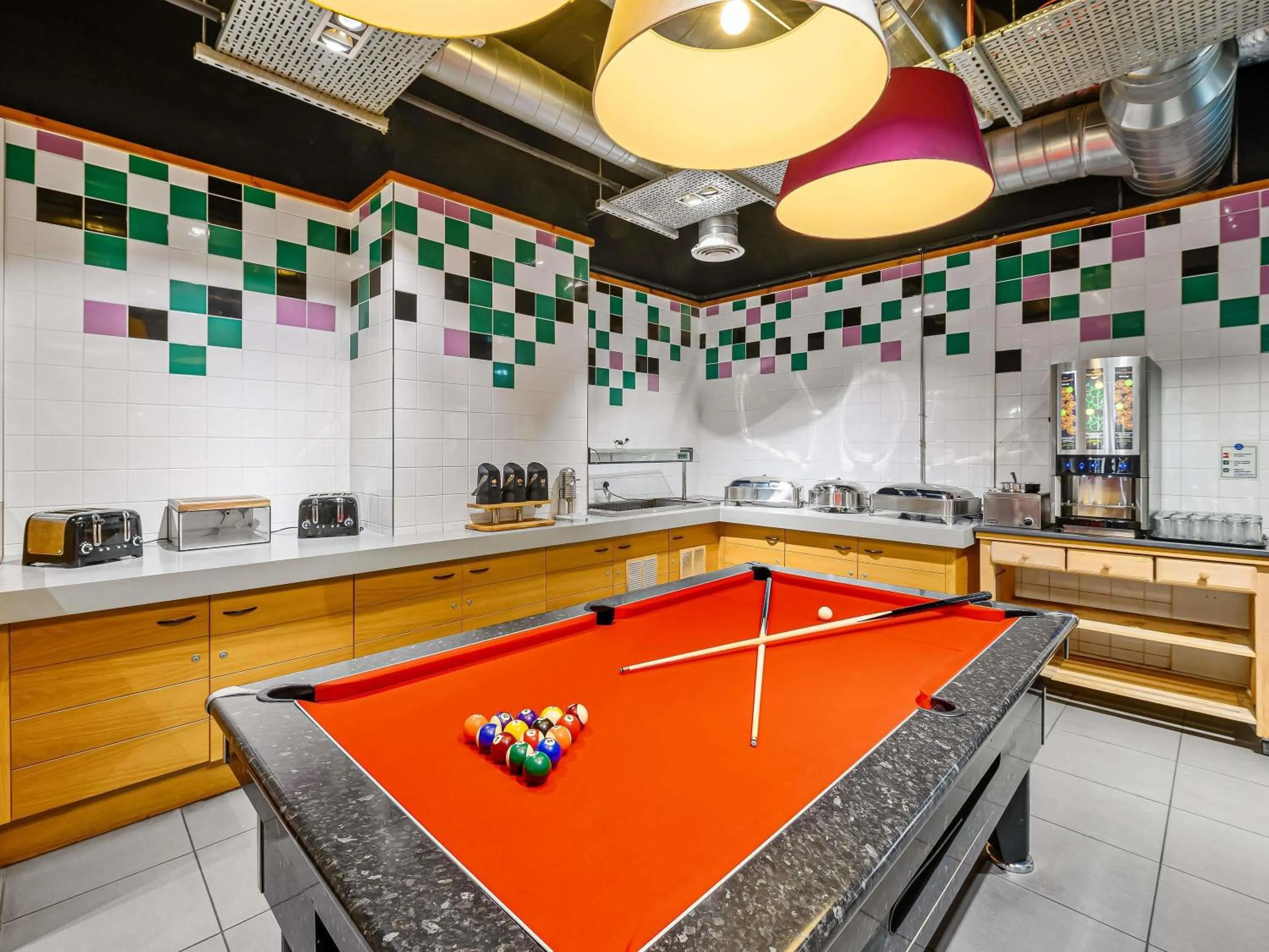 Restaurant/places to eat in ibis Styles Glasgow Centre George Square