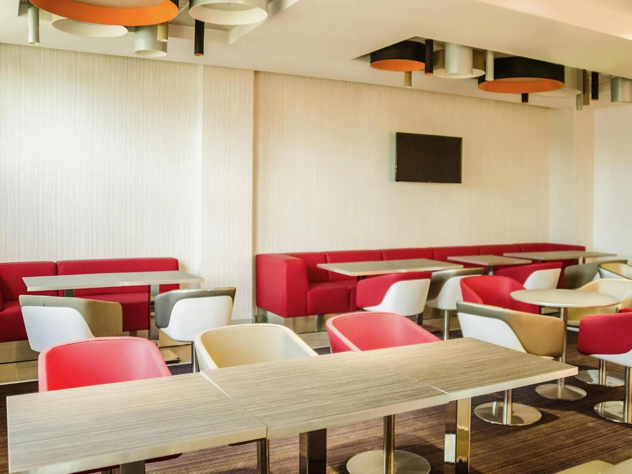 Restaurant/places to eat in Ibis Astana