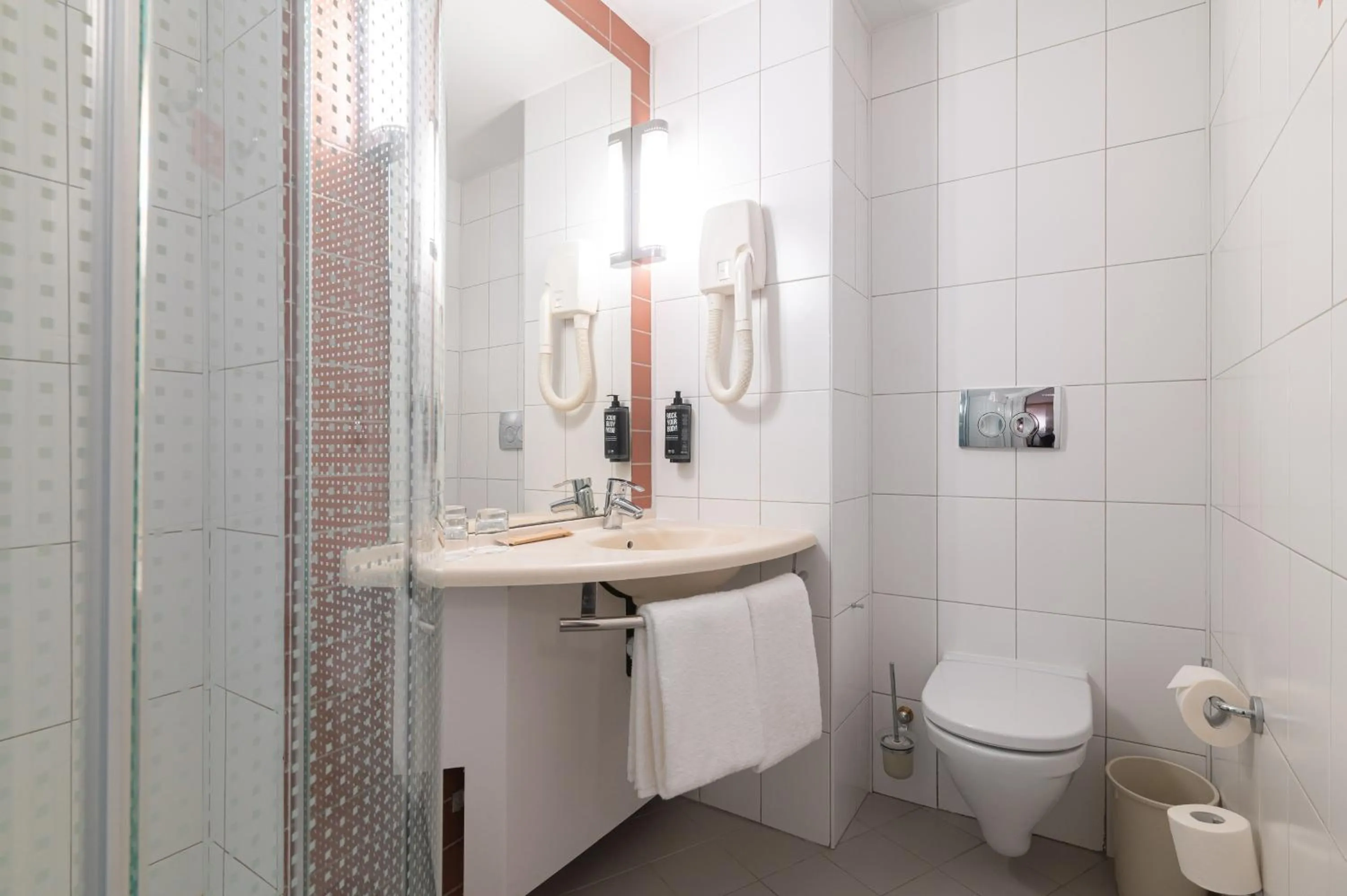 Shower in Ibis Astana