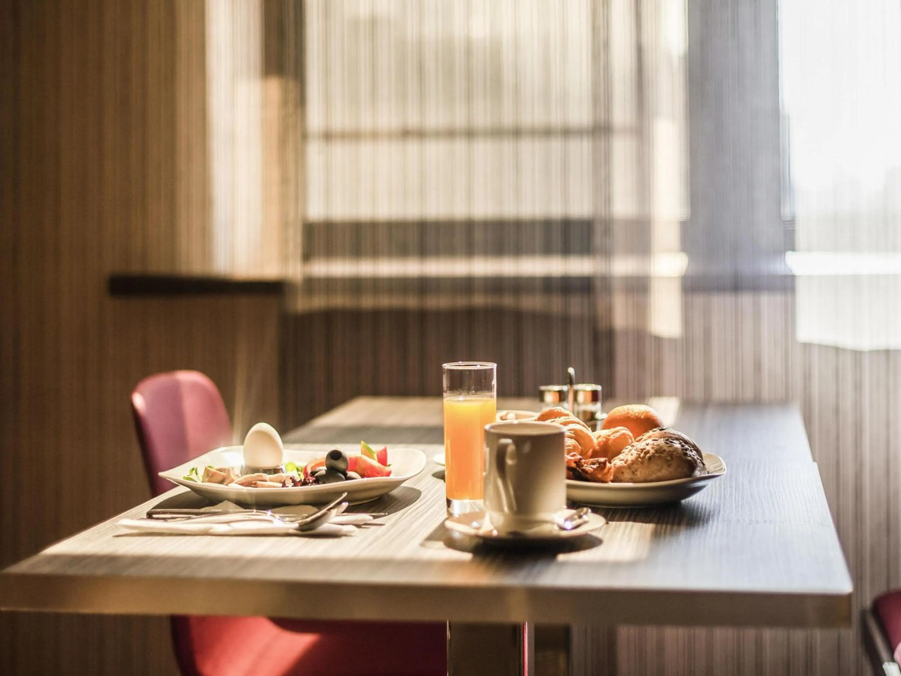 Restaurant/places to eat in Ibis Astana