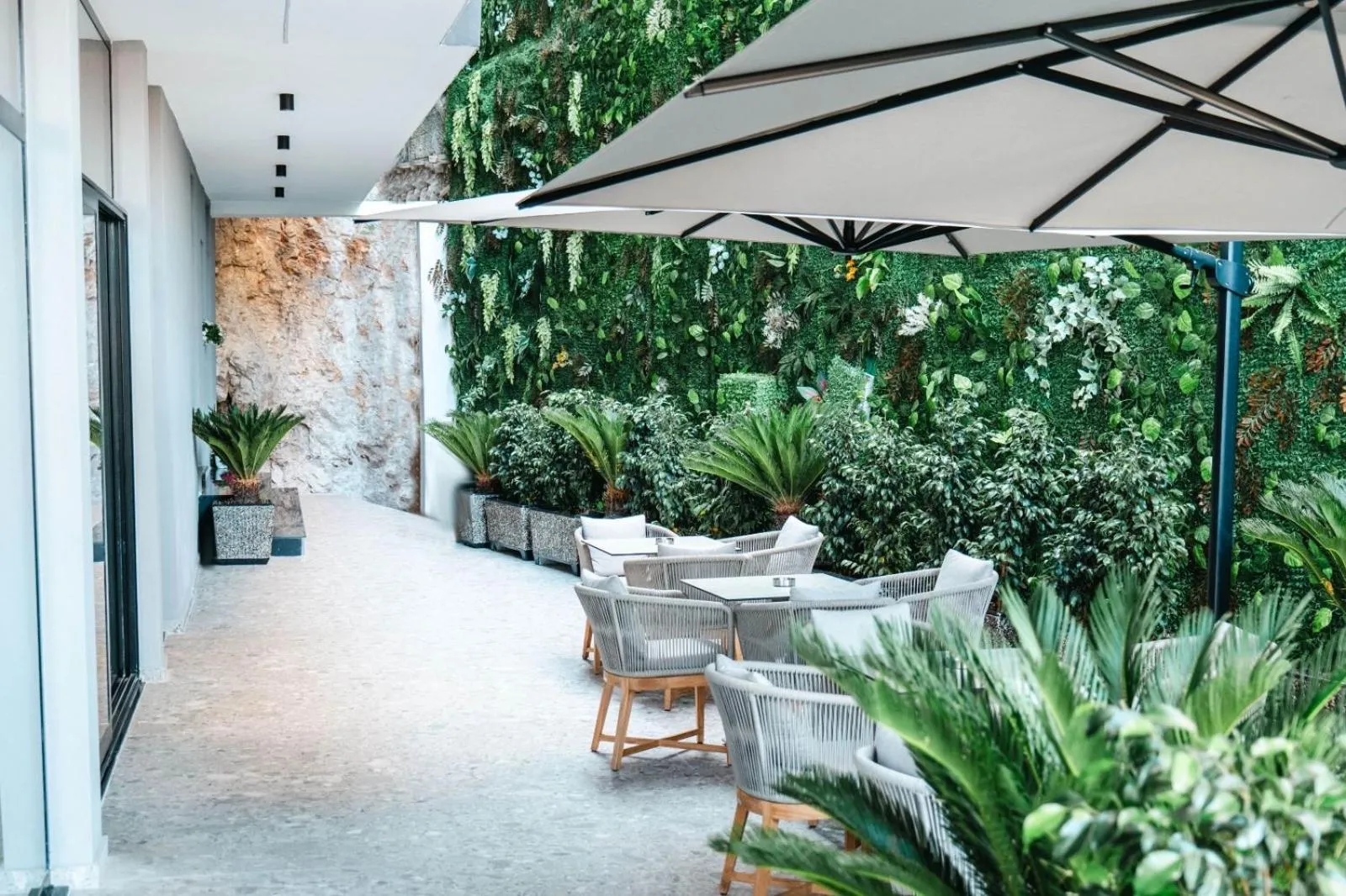 Garden in Boe Luxury Hotel