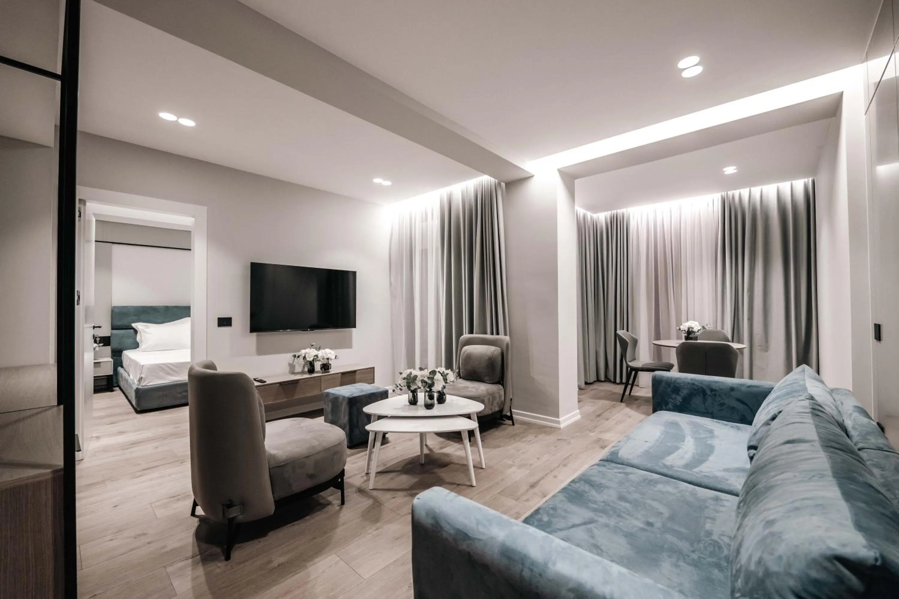 TV and multimedia in Boe Luxury Hotel