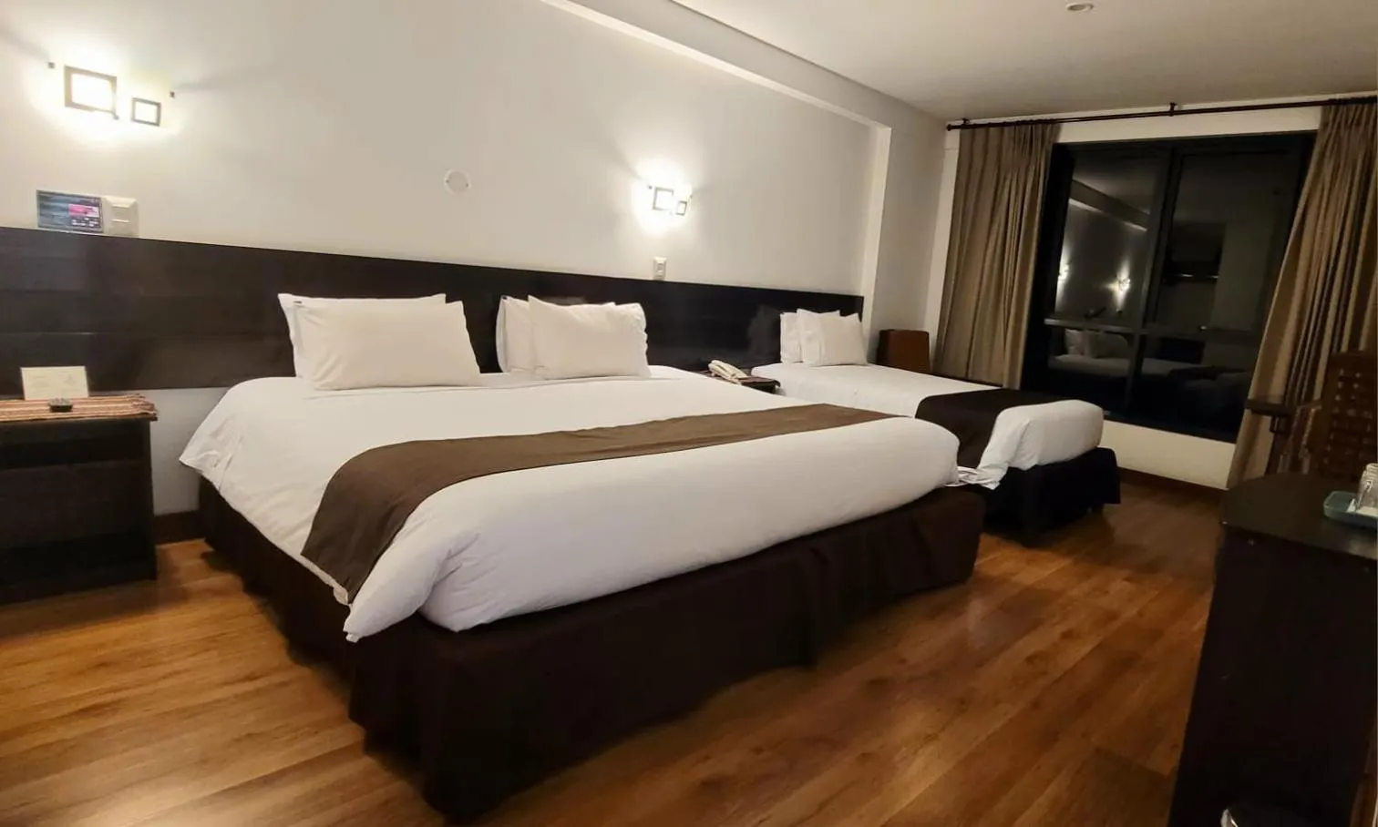 Photo of the whole room, Bed in Illas Inn