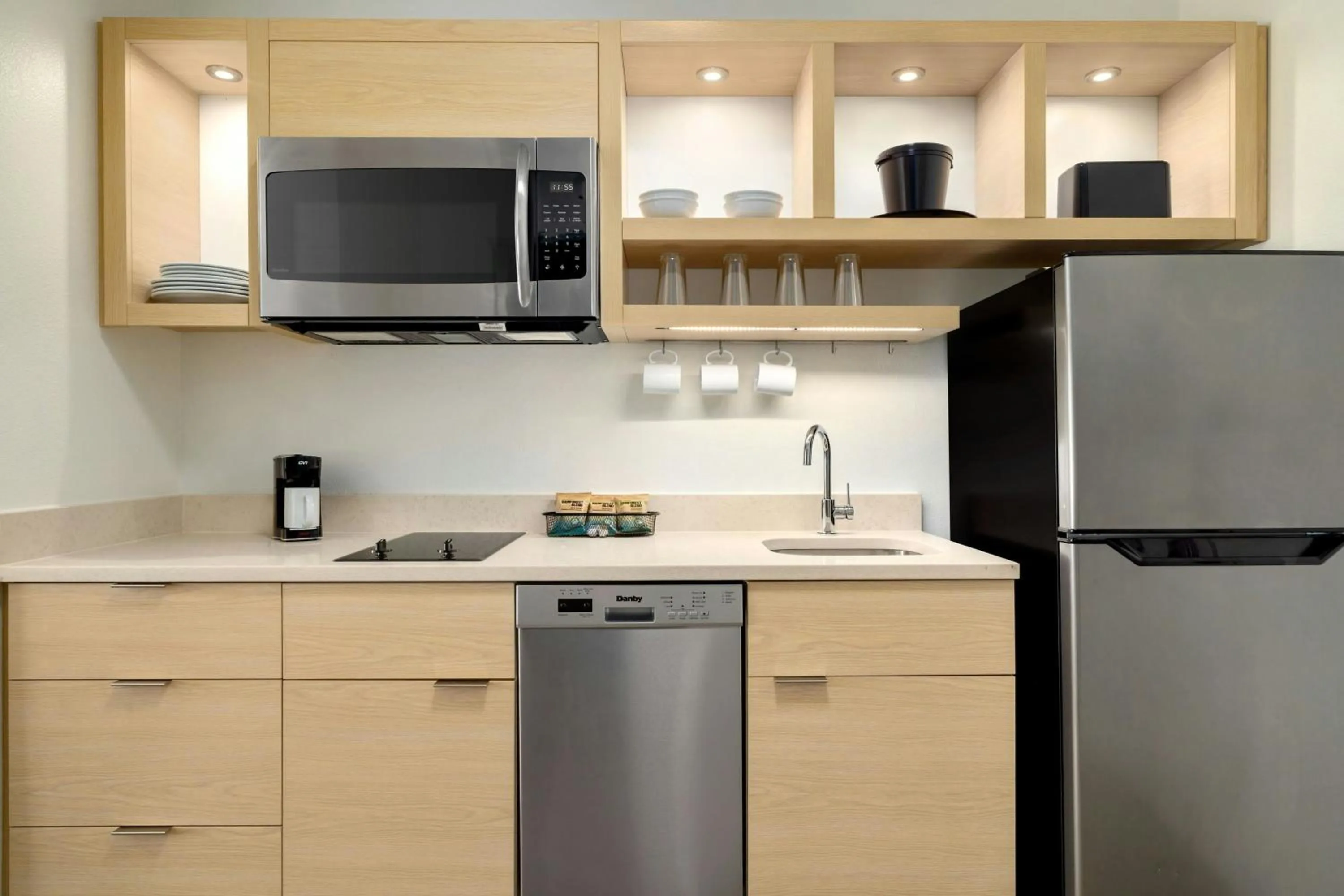 Kitchen or kitchenette in TownePlace Suites by Marriott Humble Intercontinental Airport
