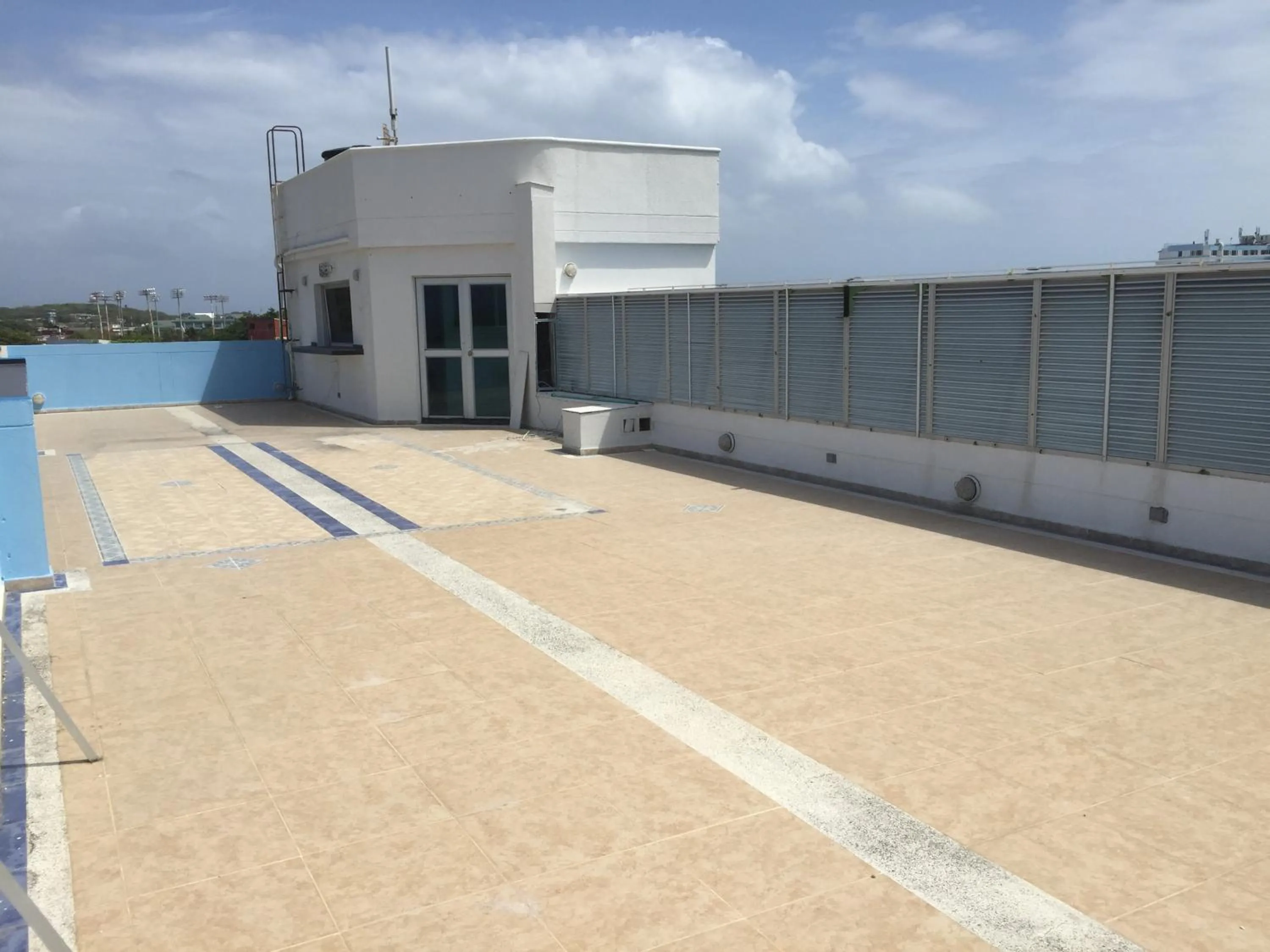 Facade/entrance in Hostal Central Beach