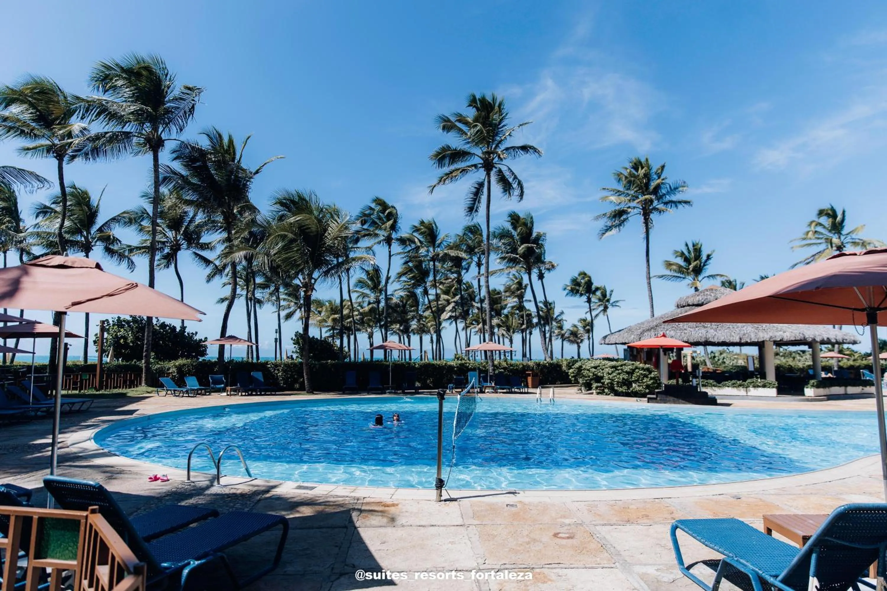 Swimming pool in Apartamento - Pé na areia - Ao lado do parque aquático - Administrado por Anfitrião