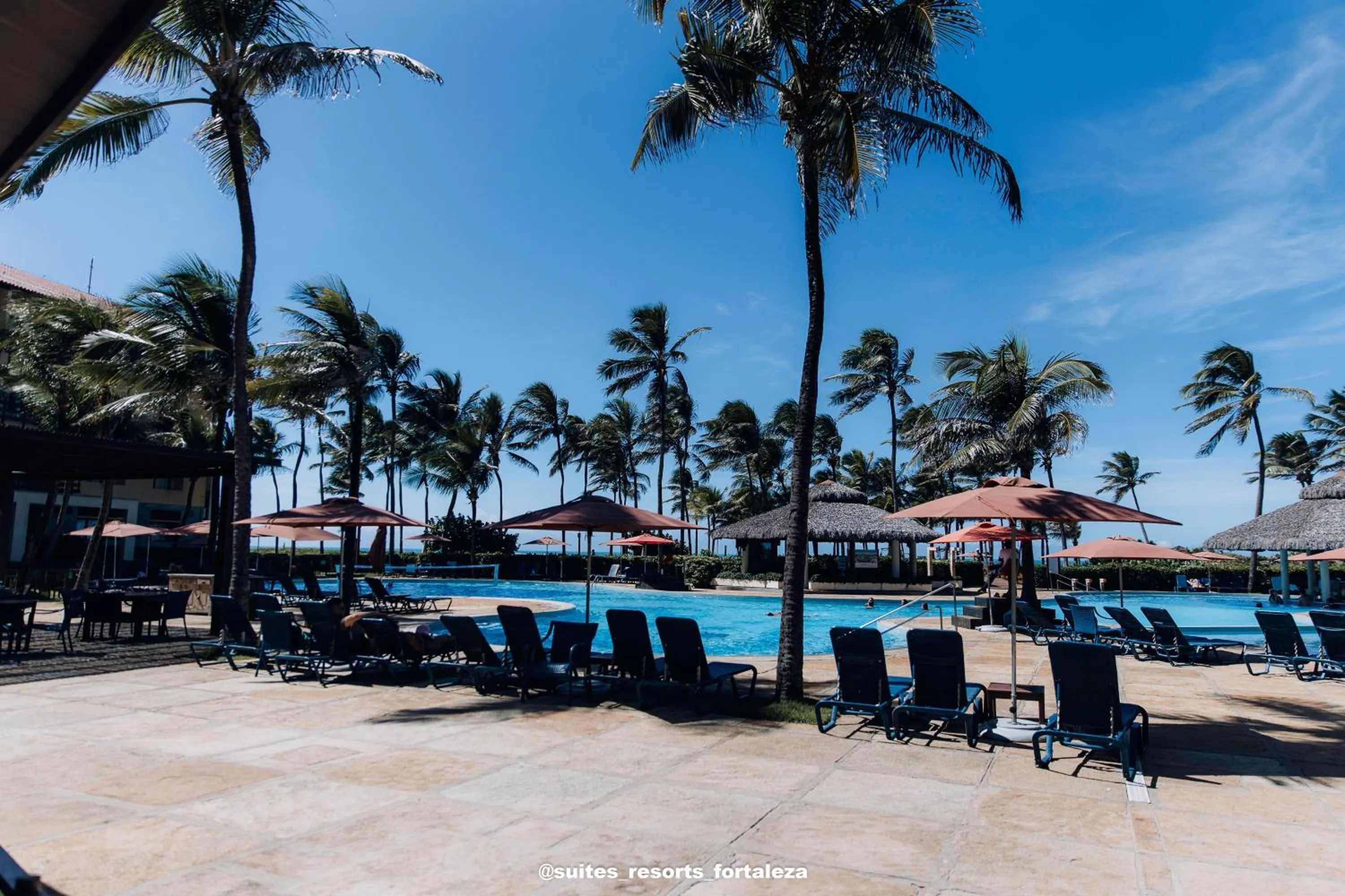 Swimming pool in Apartamento - Pé na areia - Ao lado do parque aquático - Administrado por Anfitrião