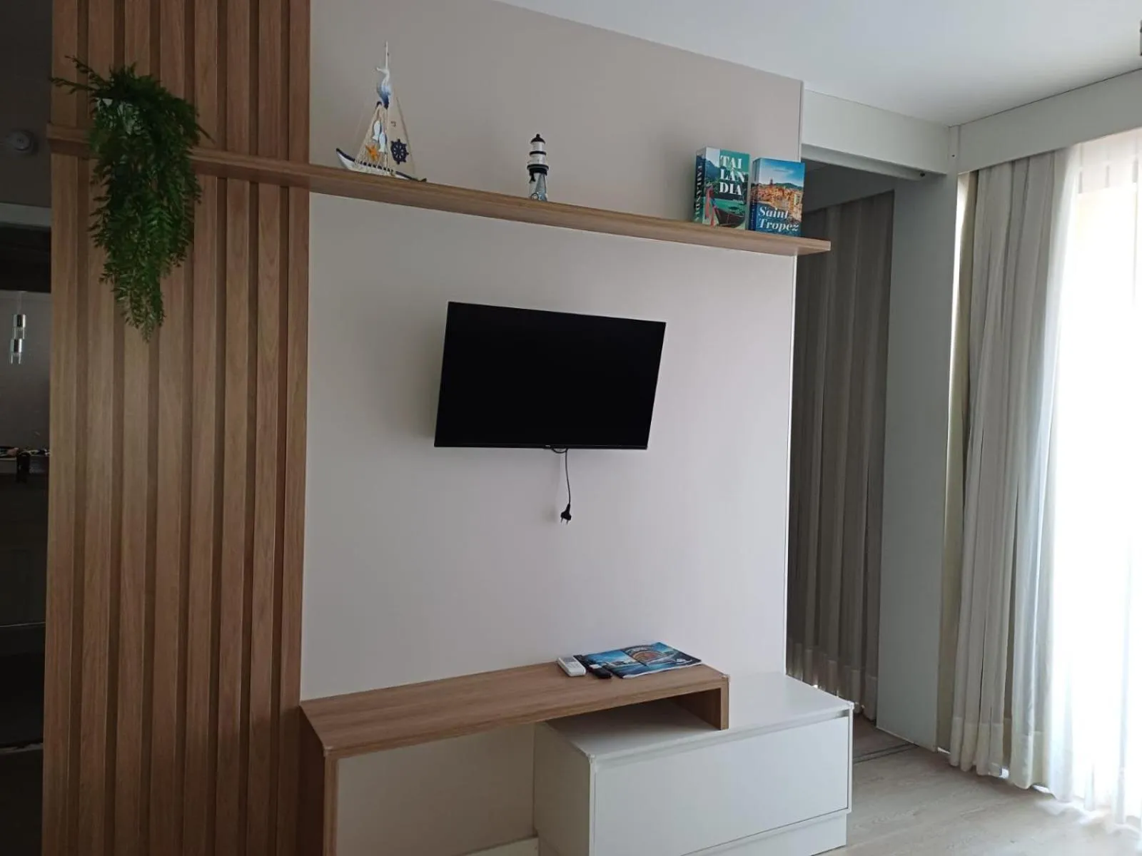 Communal lounge/ TV room in Apartamento - Pé na areia - Ao lado do parque aquático - Administrado por Anfitrião
