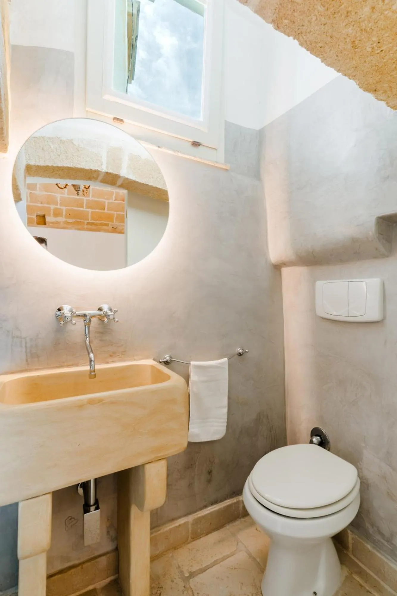 Toilet in Relais La Casa del Poeta