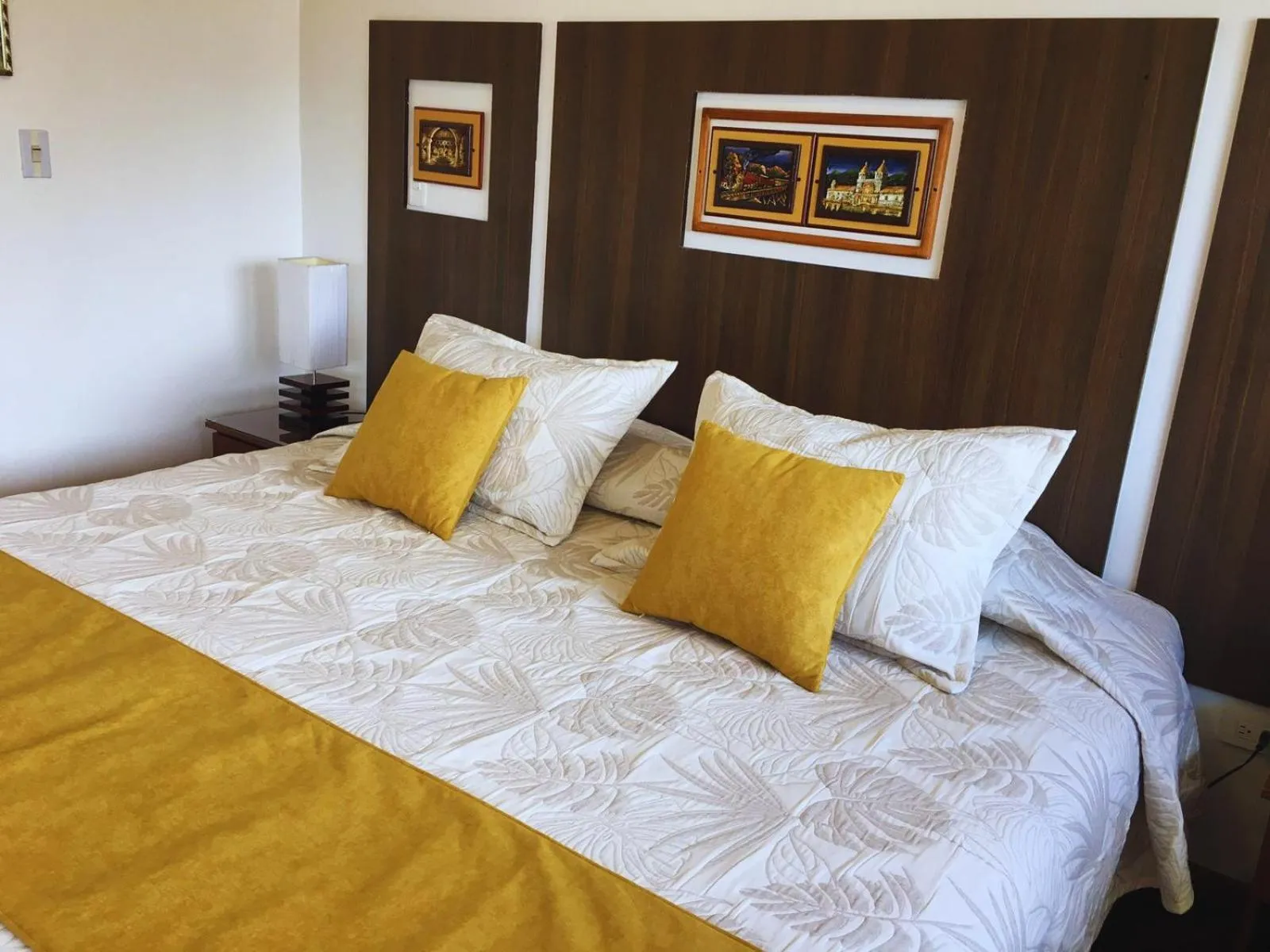 Bed in Casa Hidalgo Ecuador