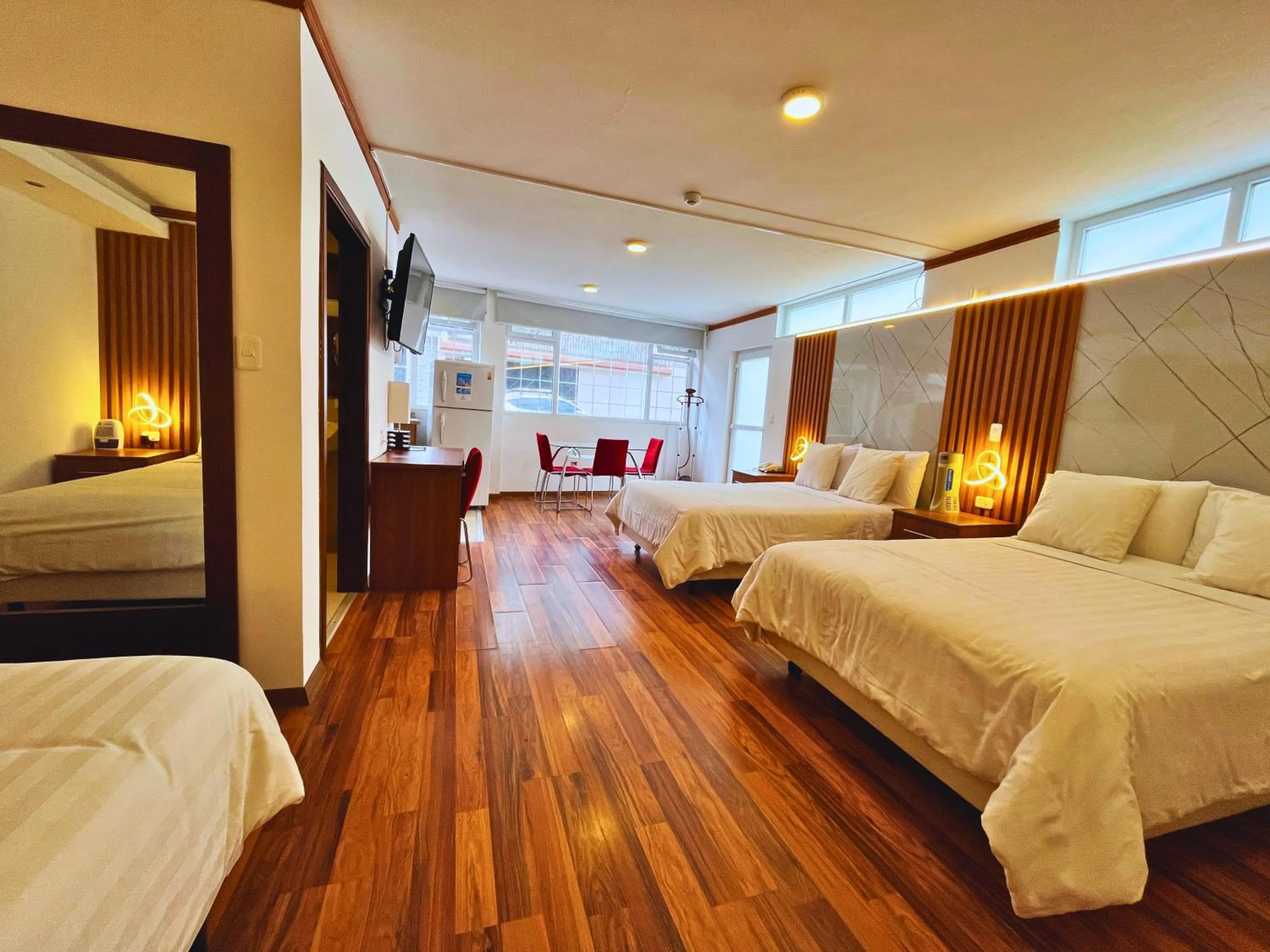 Photo of the whole room, Bed in Casa Hidalgo Ecuador